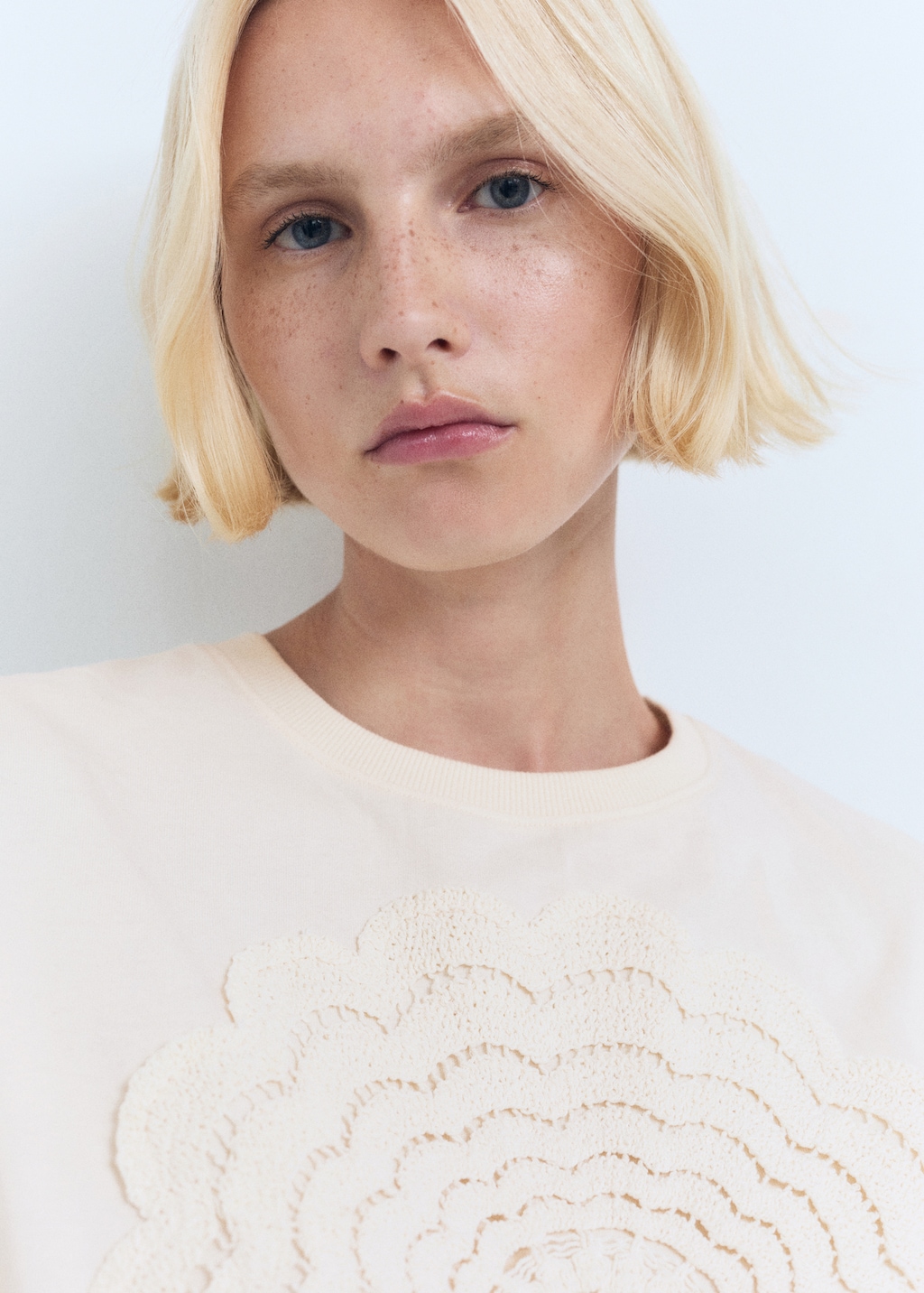 Crochet floral embroidered t-shirt