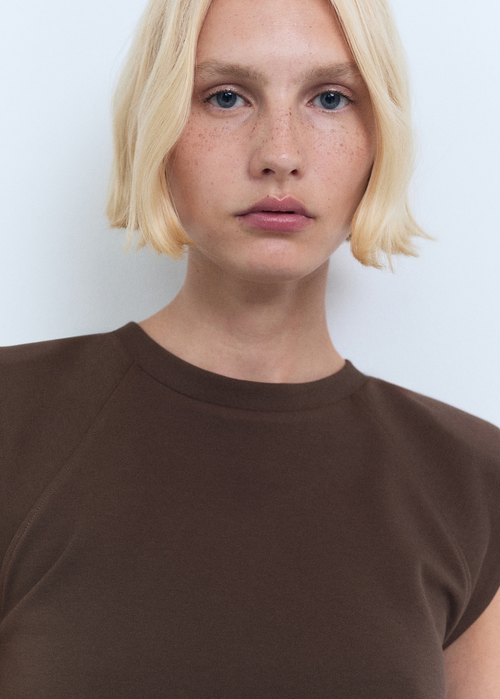 Shoulder pad t-shirt - image 4