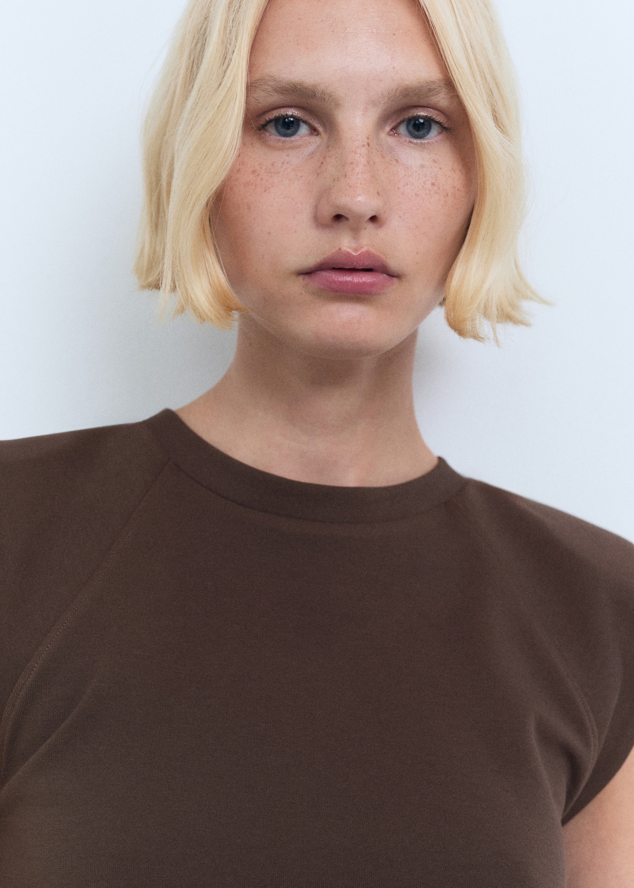 Shoulder pad t-shirt - Details of the article 1