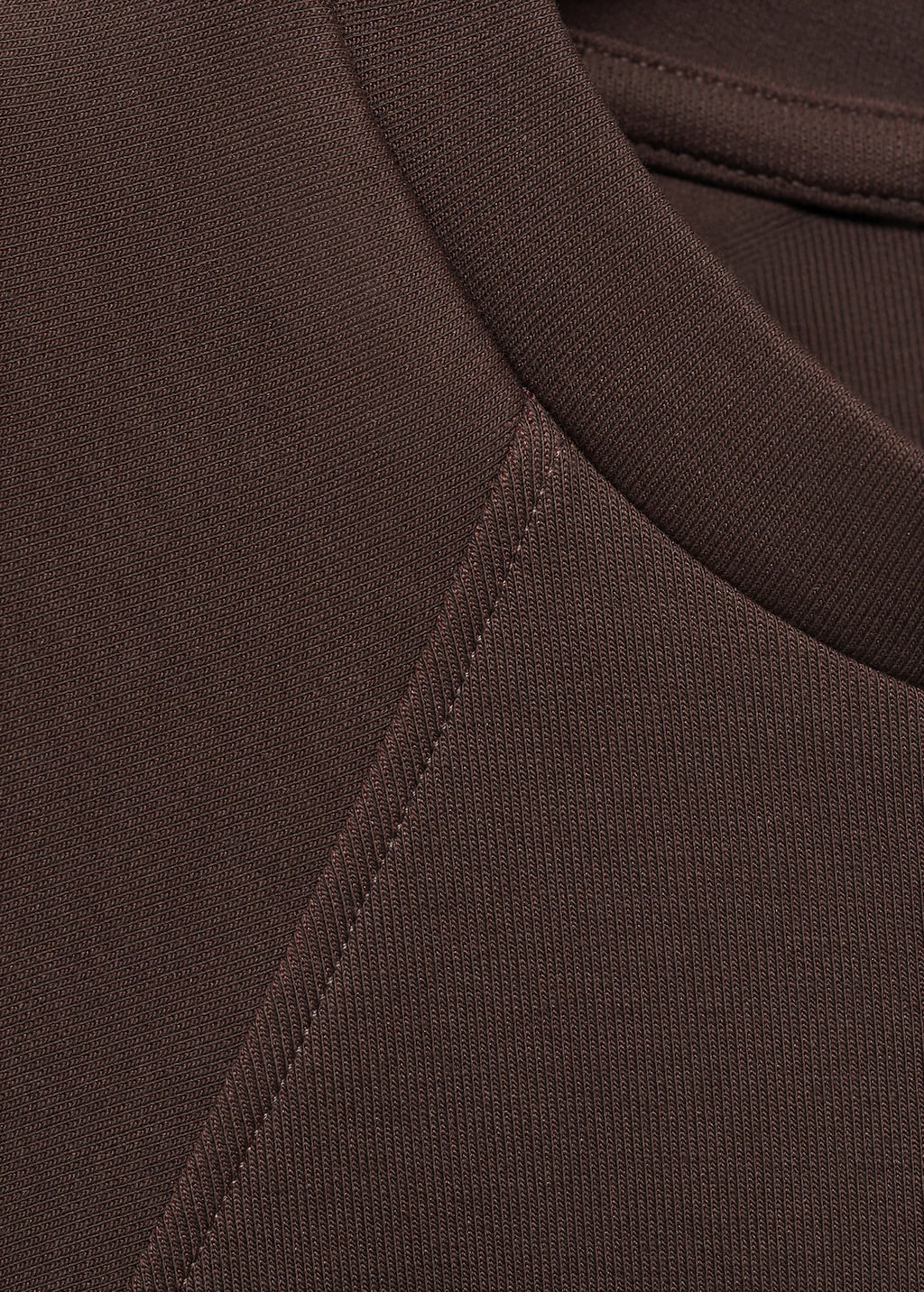 Shoulder pad t-shirt