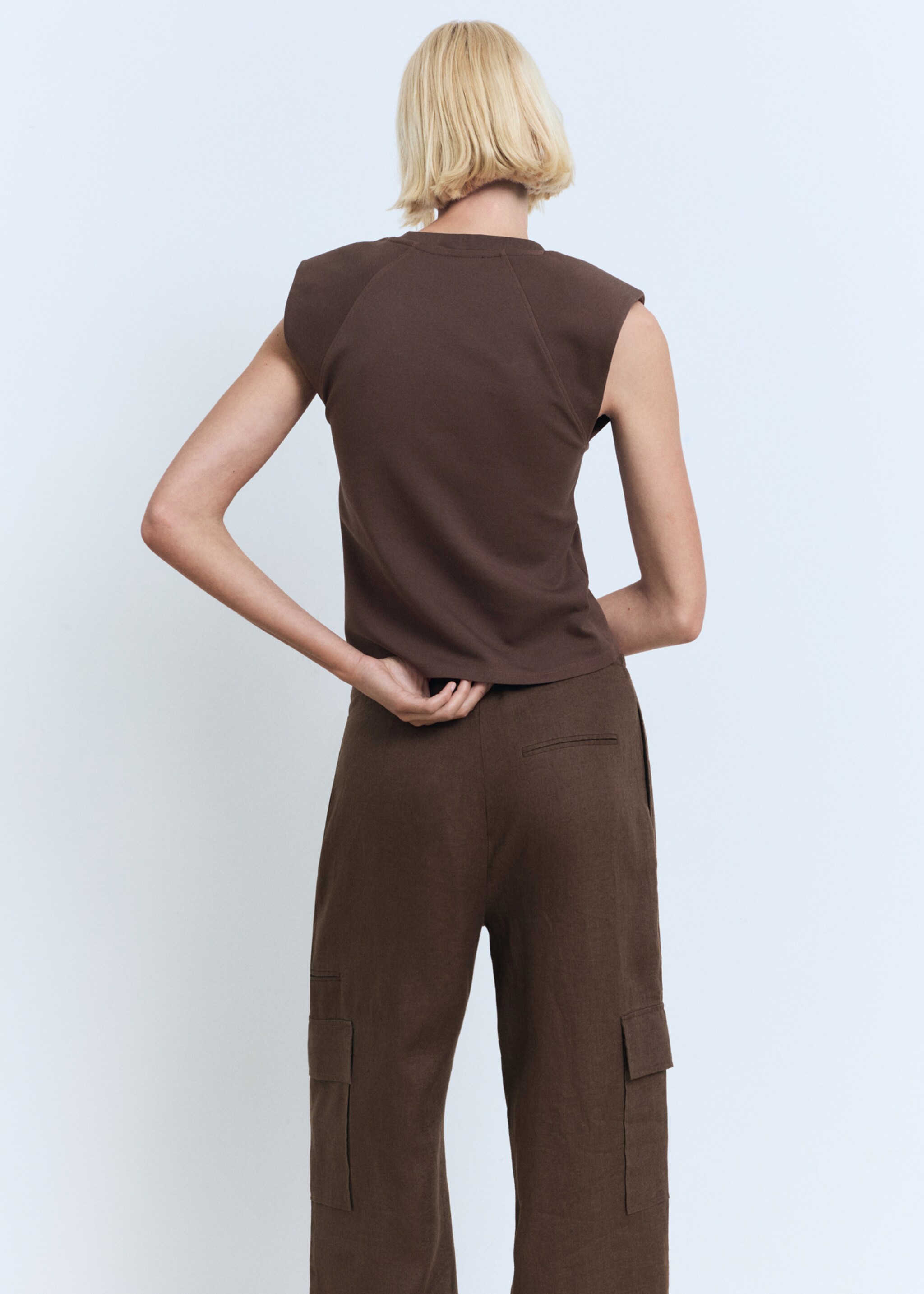 Shoulder pad t-shirt - Reverse of the article