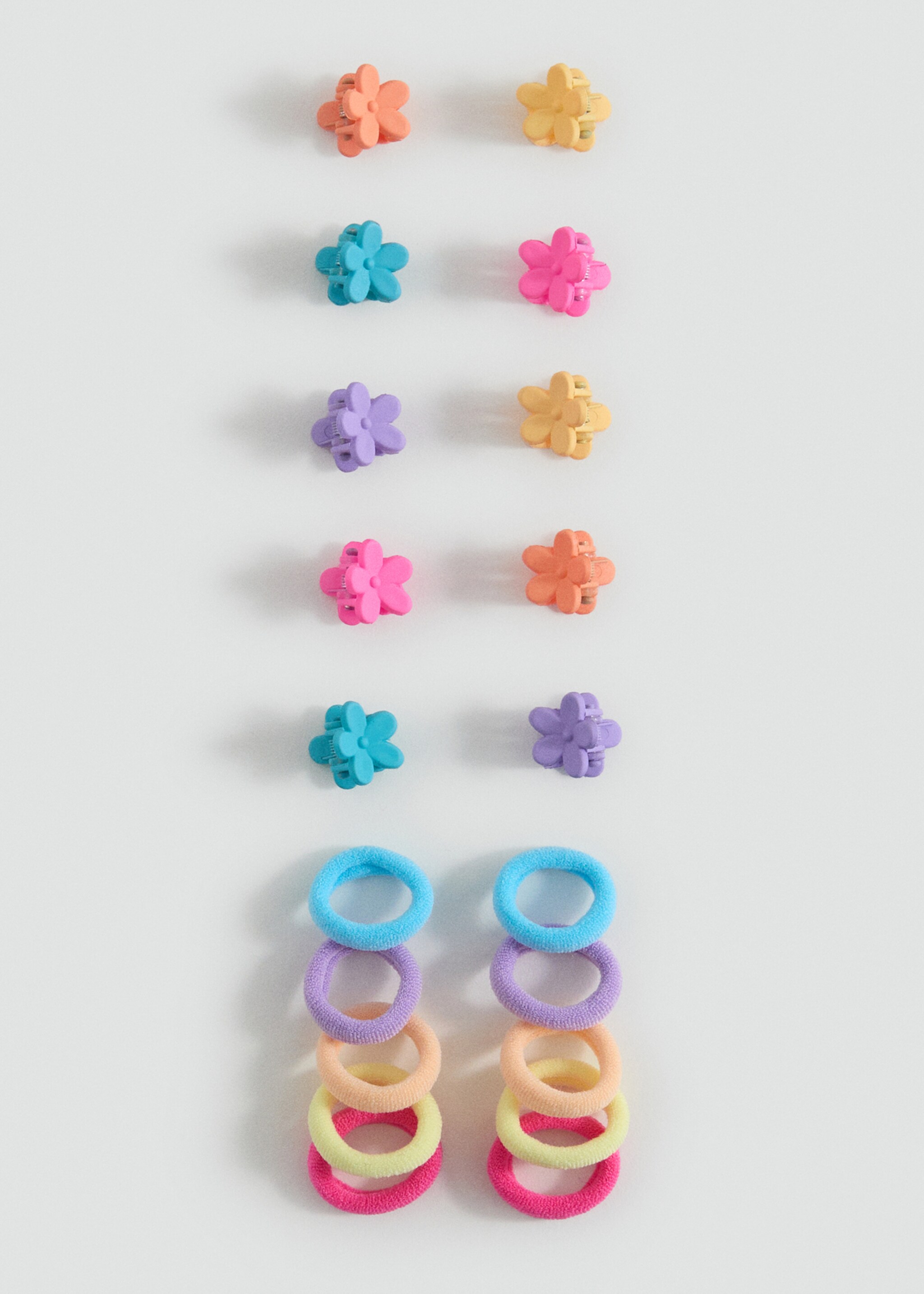 Lot barrettes et élastiques - Article sans modèle