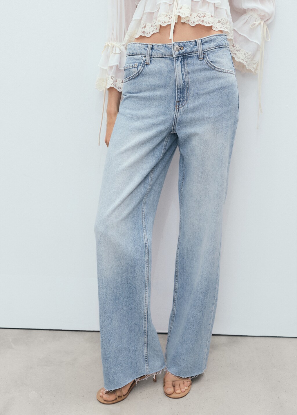 Danila wide leg high-rise jeans - Women | MANGO USA