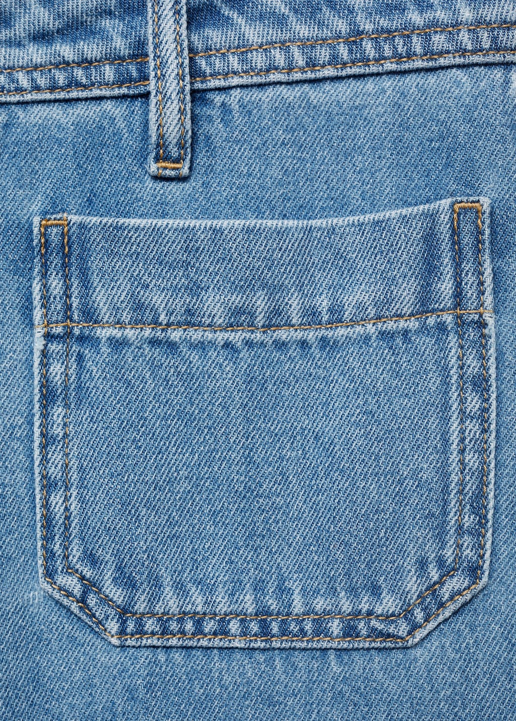 High-rise wide leg jeans with pockets