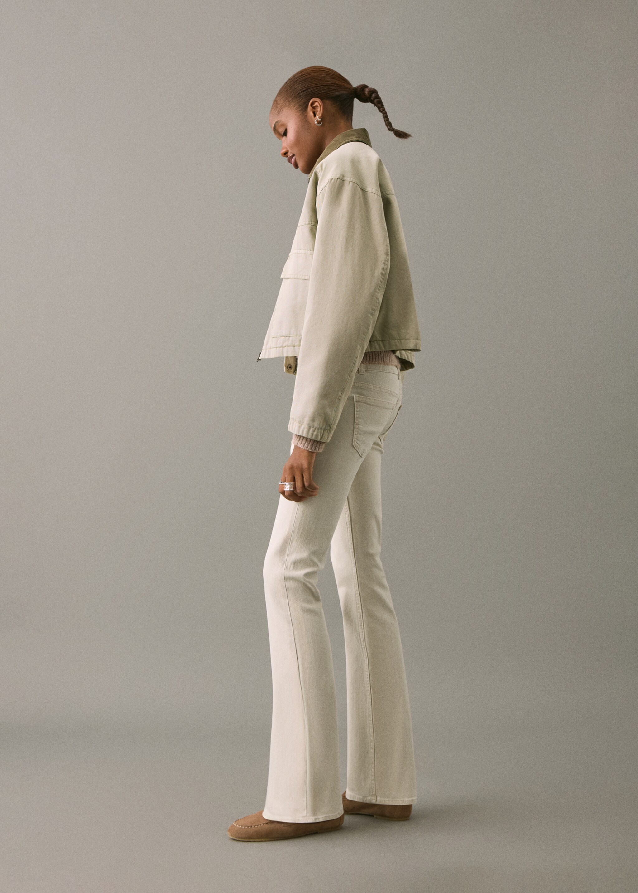 Low-waist flared jeans - Details of the article 2, Beige. Ref: 17001225-00.