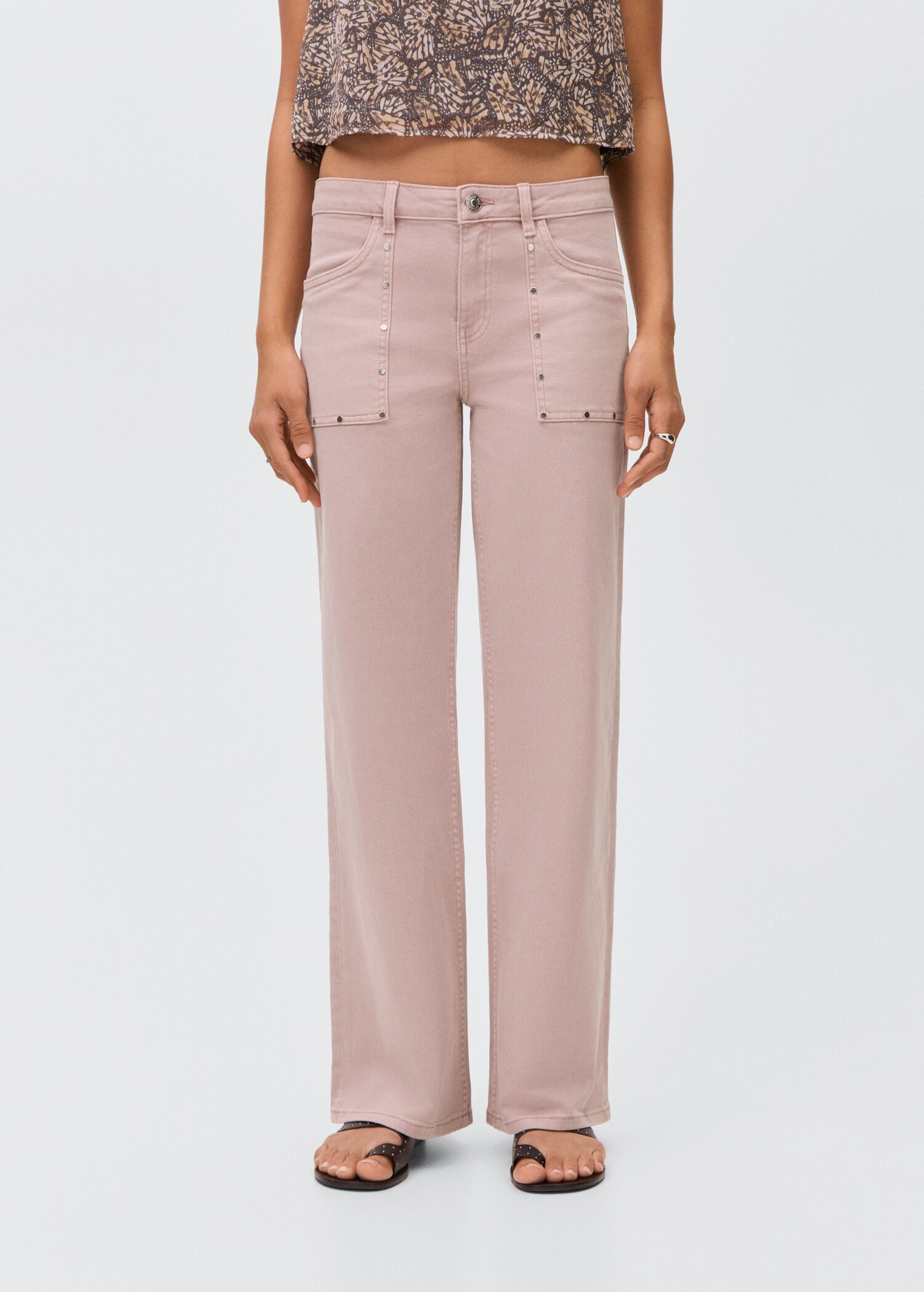 Jean style jupe-culotte clouté - Plan moyen