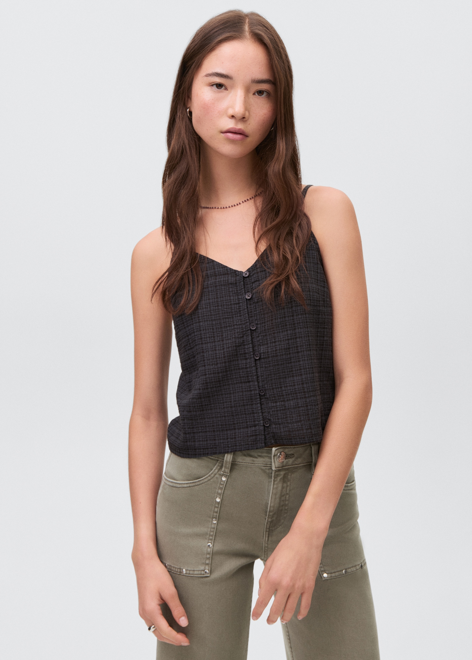 Jean style jupe-culotte clouté - Plan moyen
