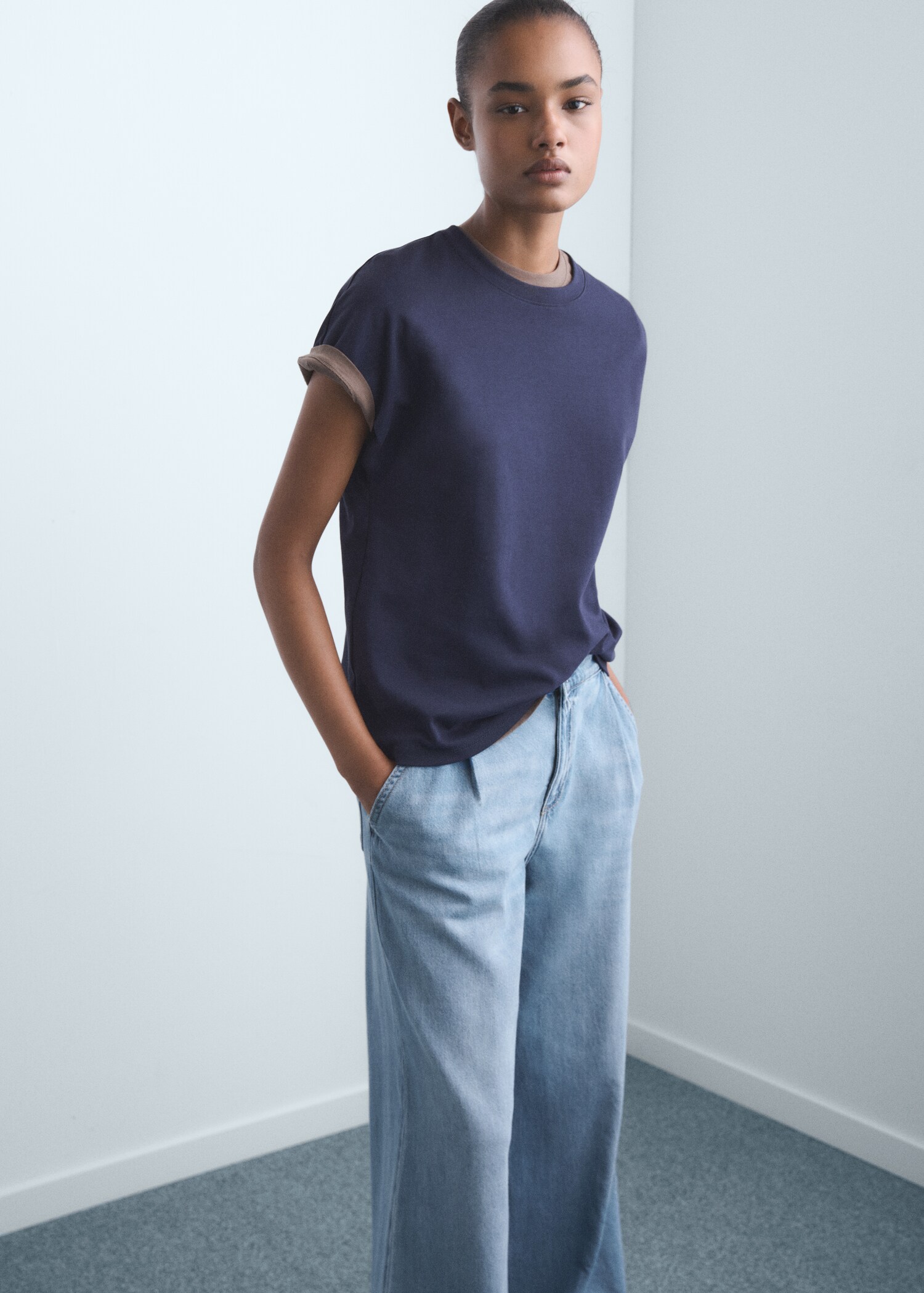 Wide-leg pleated jeans - Details of the article 1