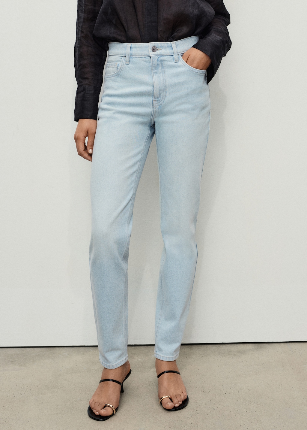 Jean paillettes bas fendu Femme MANGO Maroc - Main Image