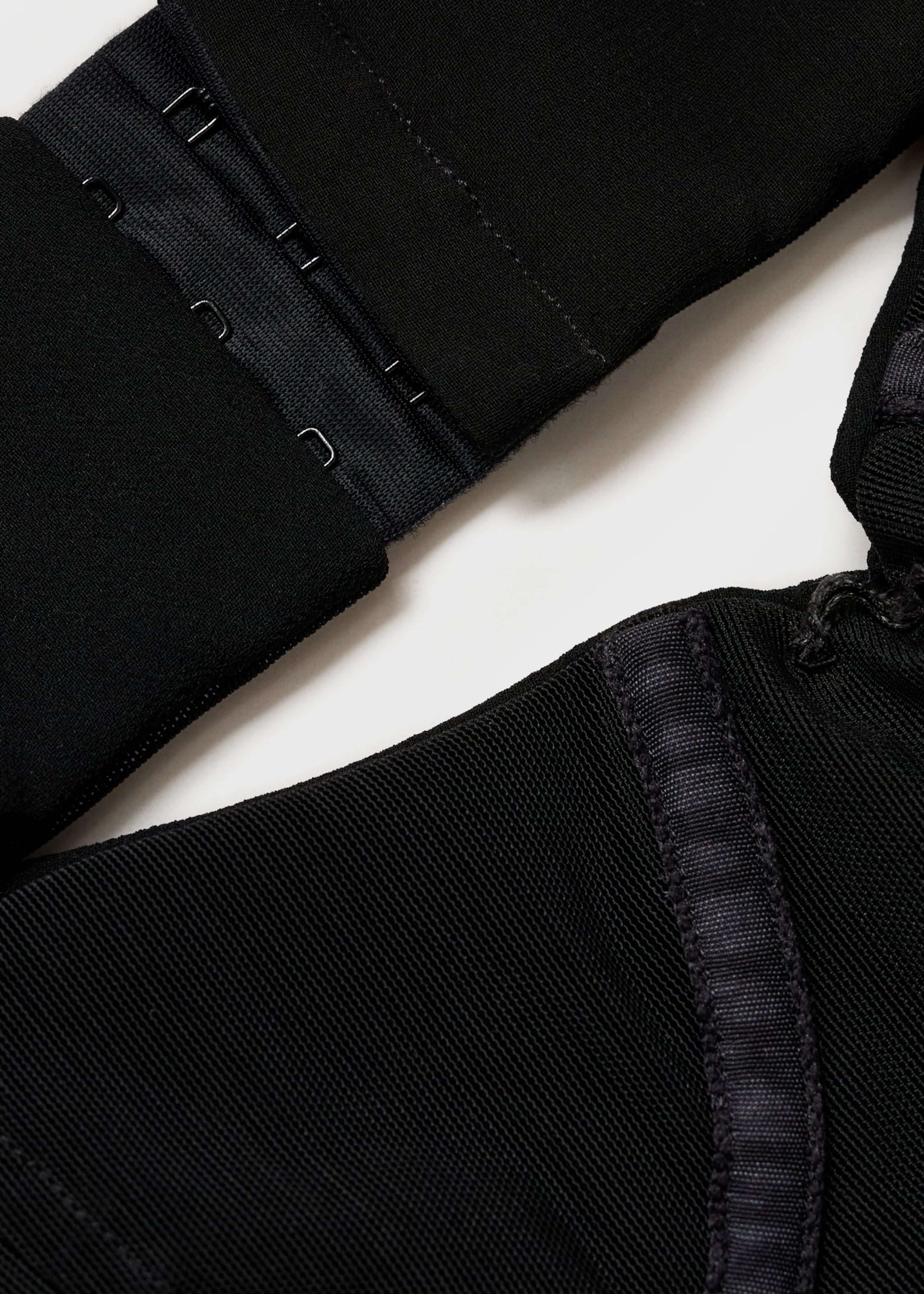 Vestido cut out bajo asimétrico - Detalle del artículo 0