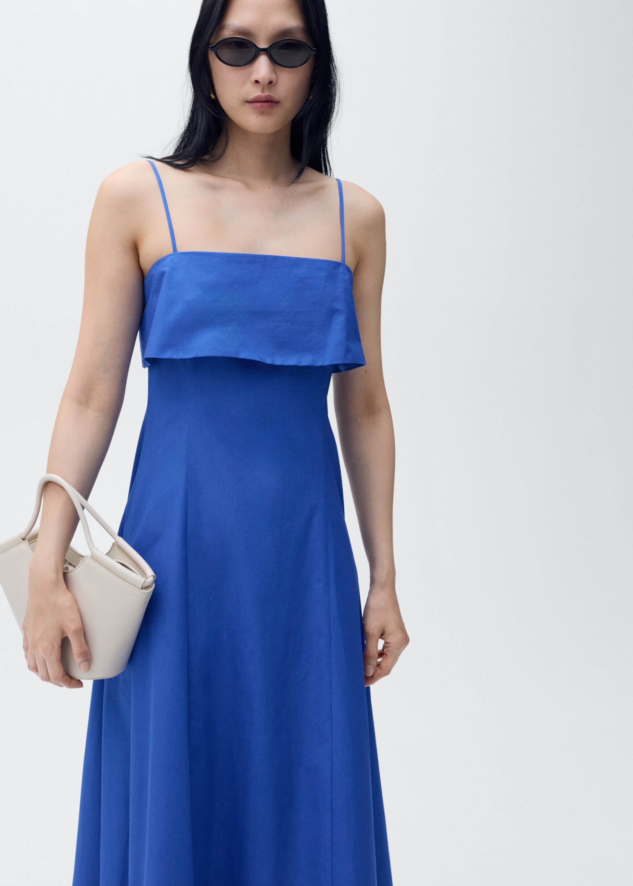 Flared dress with ruffles - Medium plane
