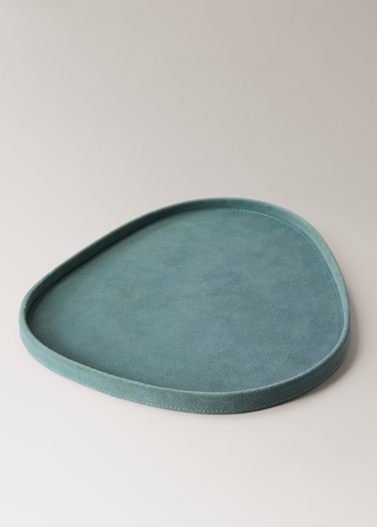 Large leather tray - Details of the article 1