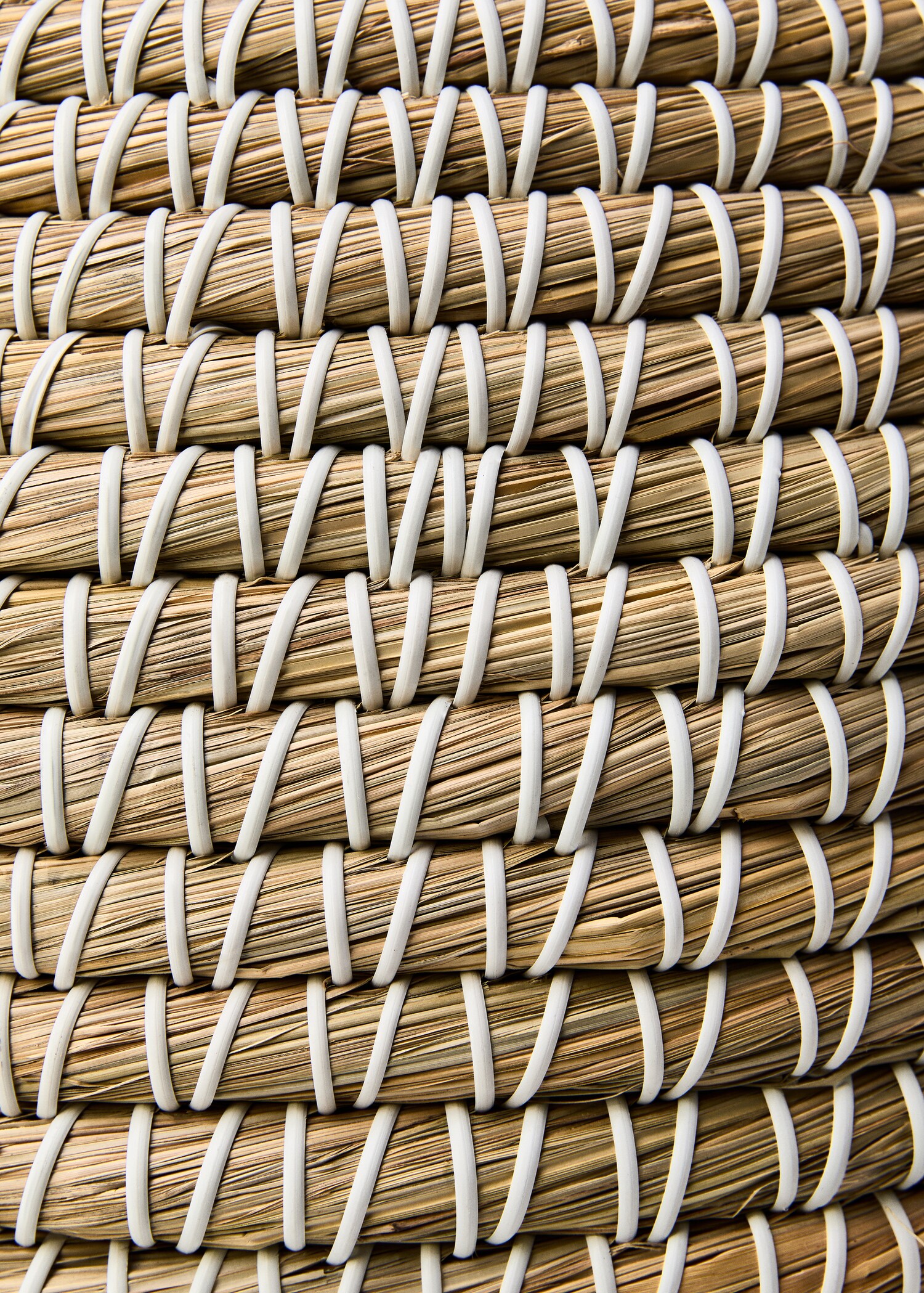 Large natural fibre basket with oval design - Details of the article 3