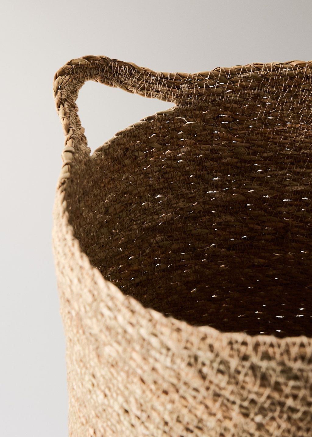 Small seagrass basket with handles