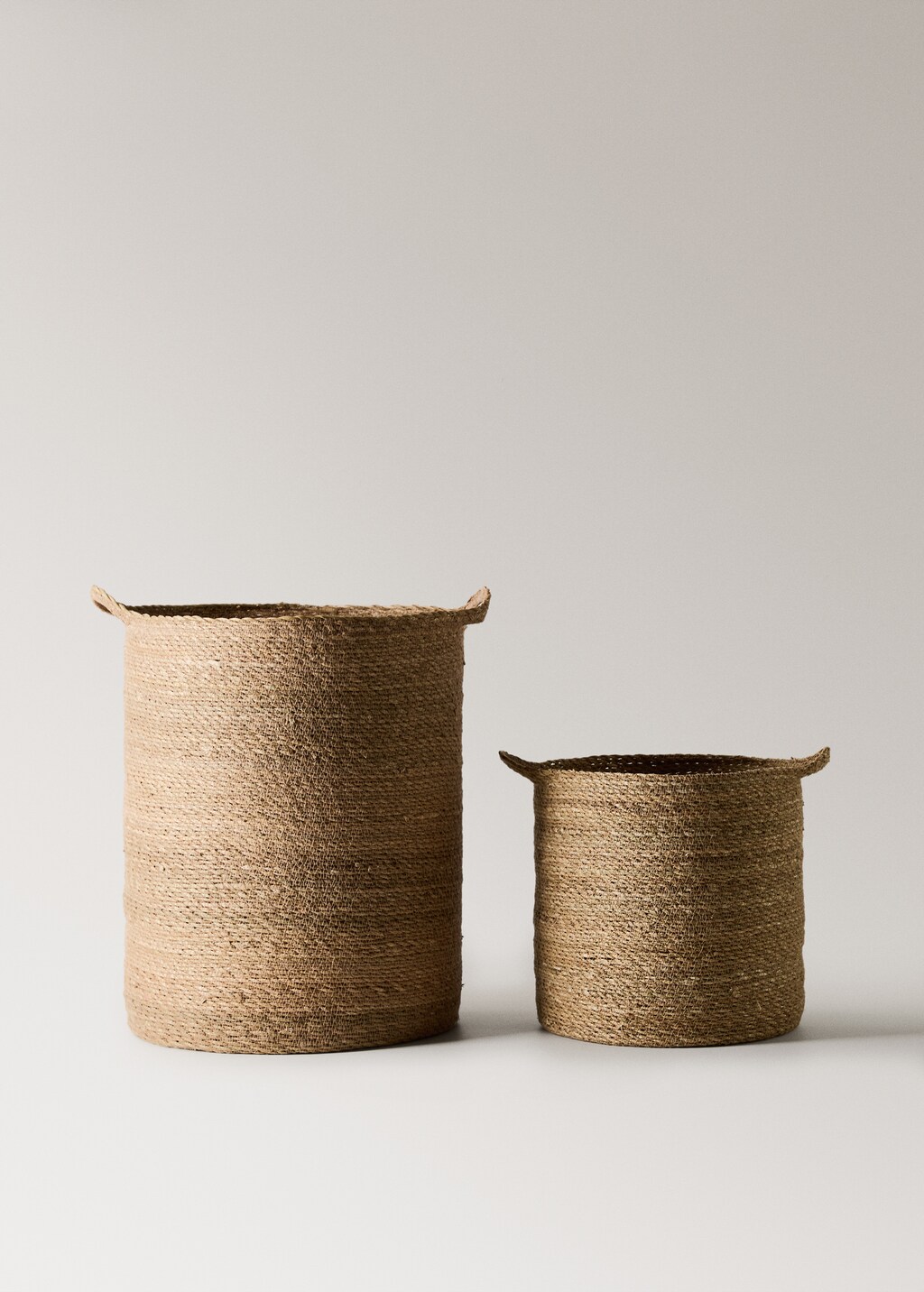 Small seagrass basket with handles