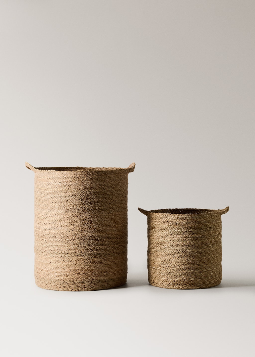 Small seagrass basket with handles