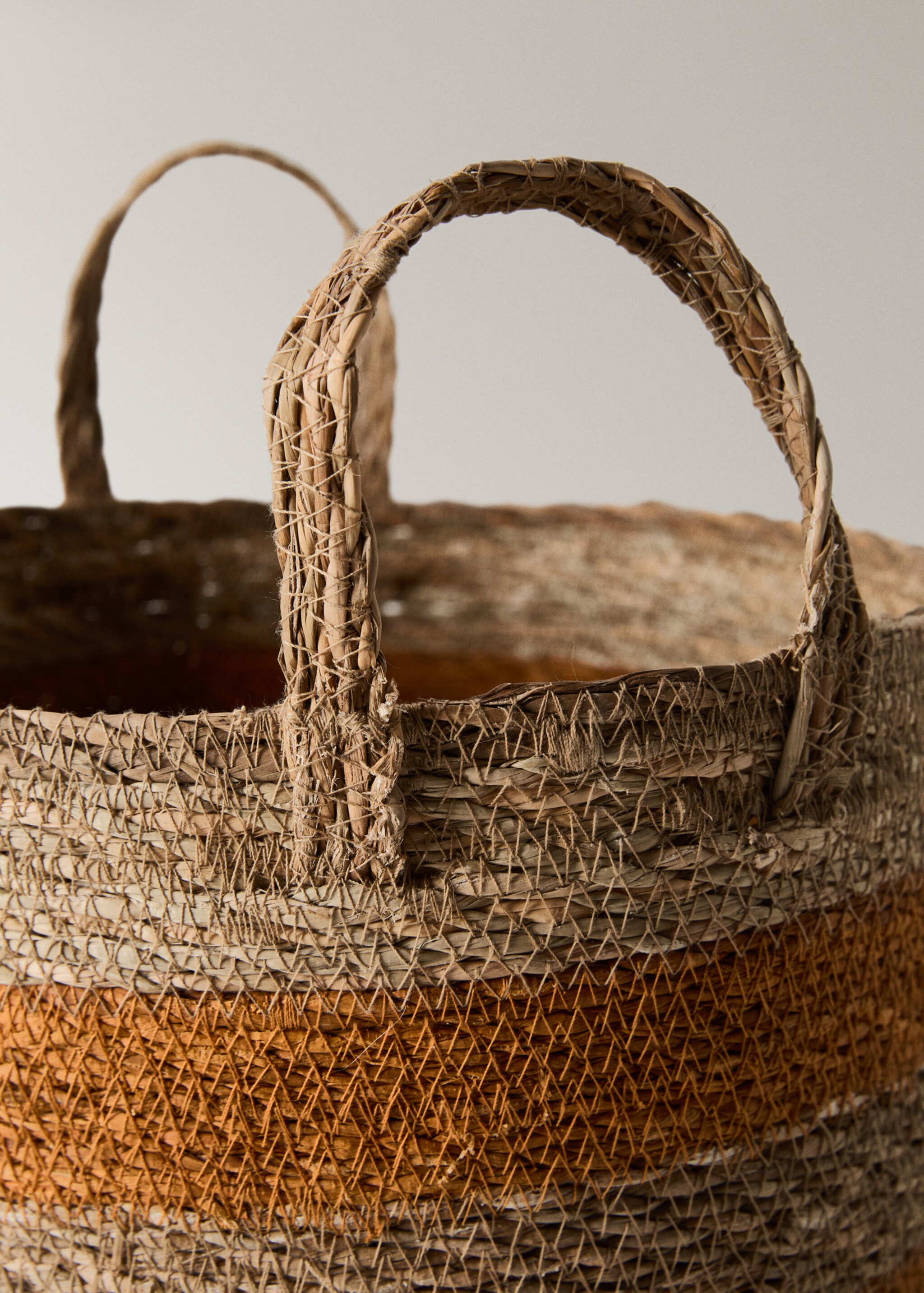 Seagrass basket with stripes - Details of the article 1, Orange. Ref: 17001539-00.