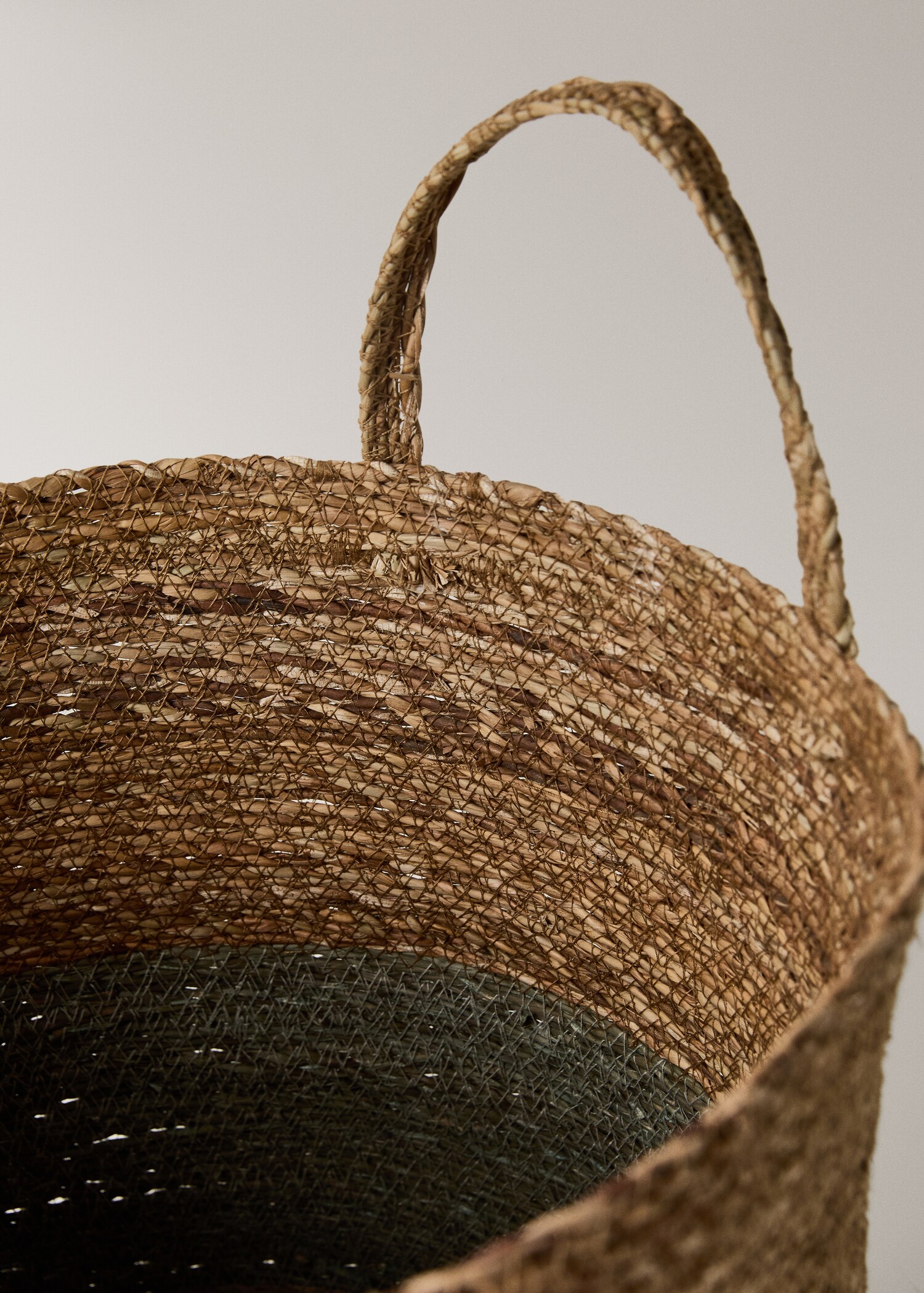 Bicolor seagrass basket - Details of the article 1