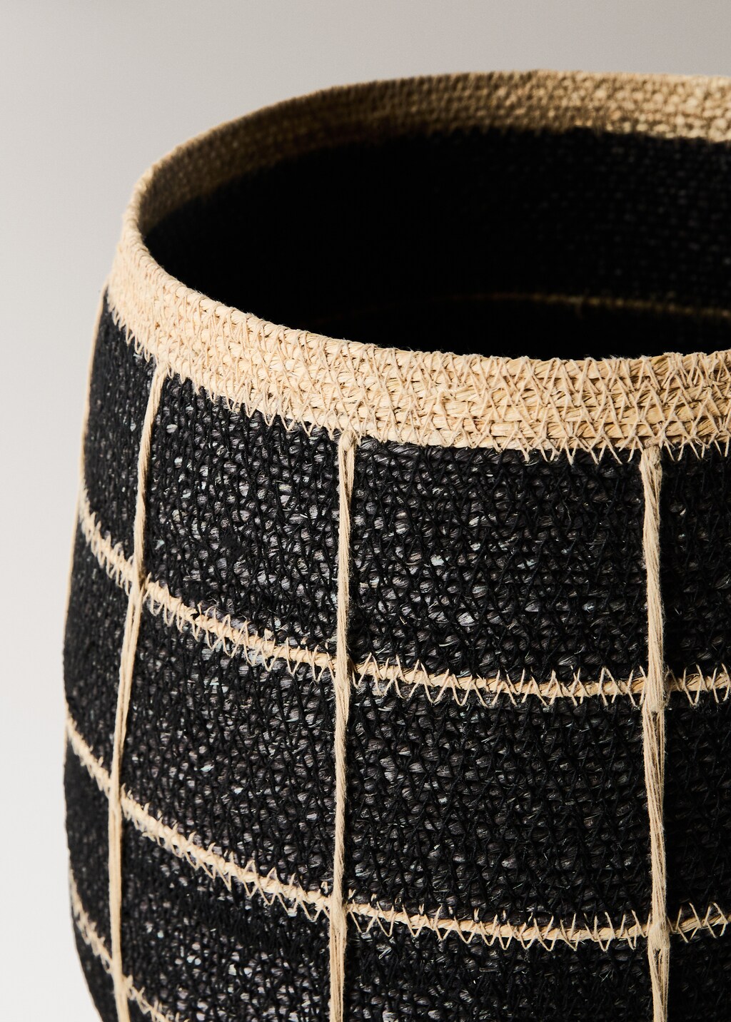 Medium check seagrass basket