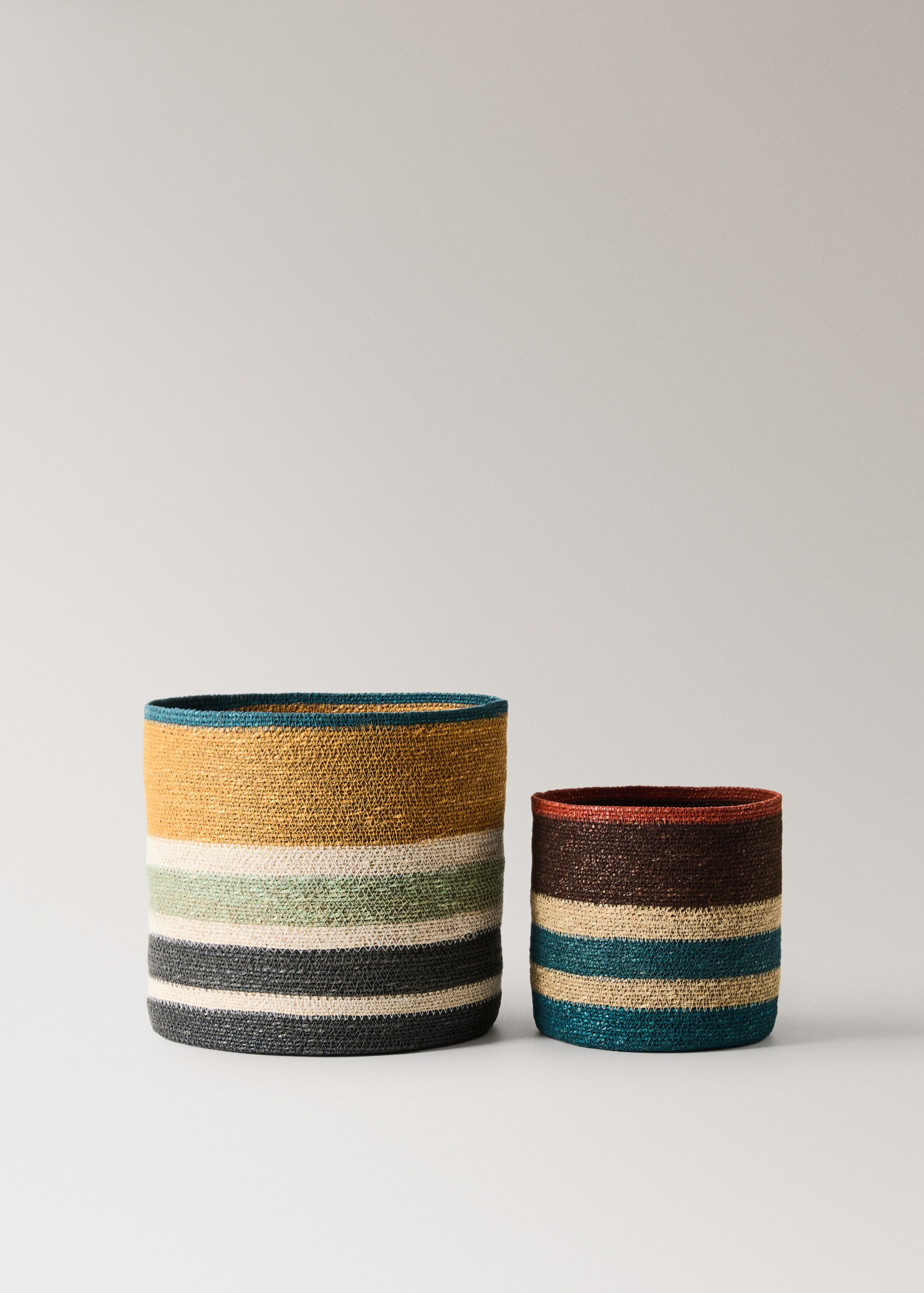 Medium multicoloured seagrass basket - Details of the article 3, Curry. Ref: 17001555-00.