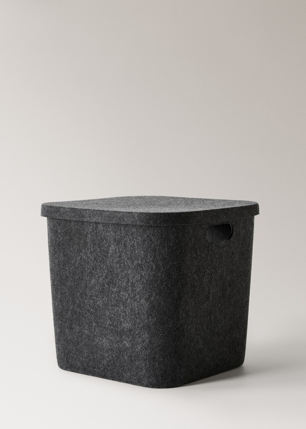 Square felt box with lid