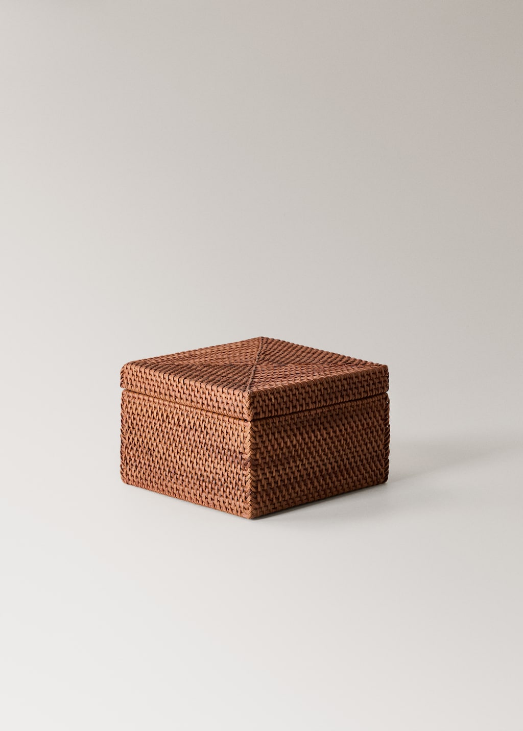 Small thin rattan box