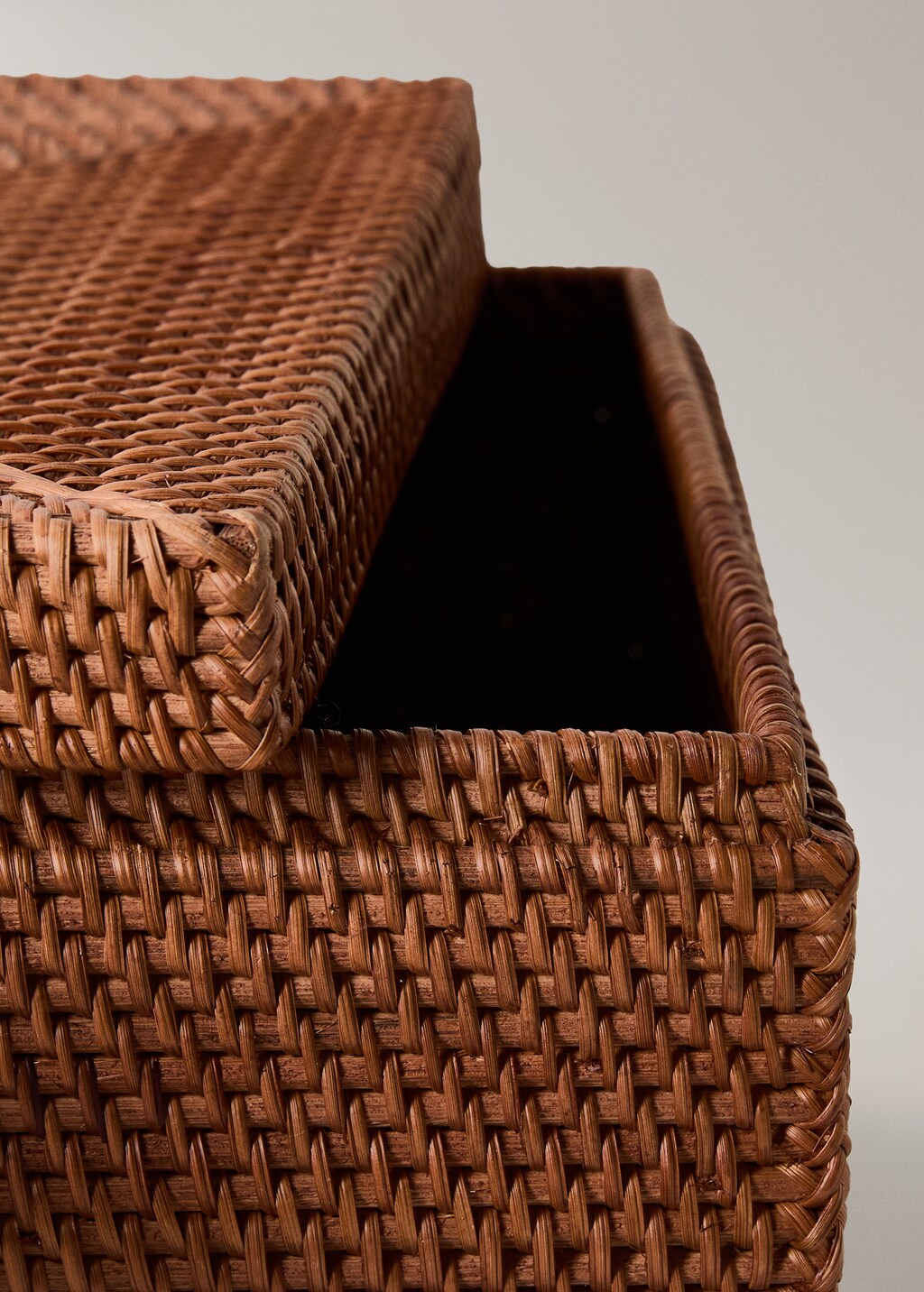 Medium thin rattan box
