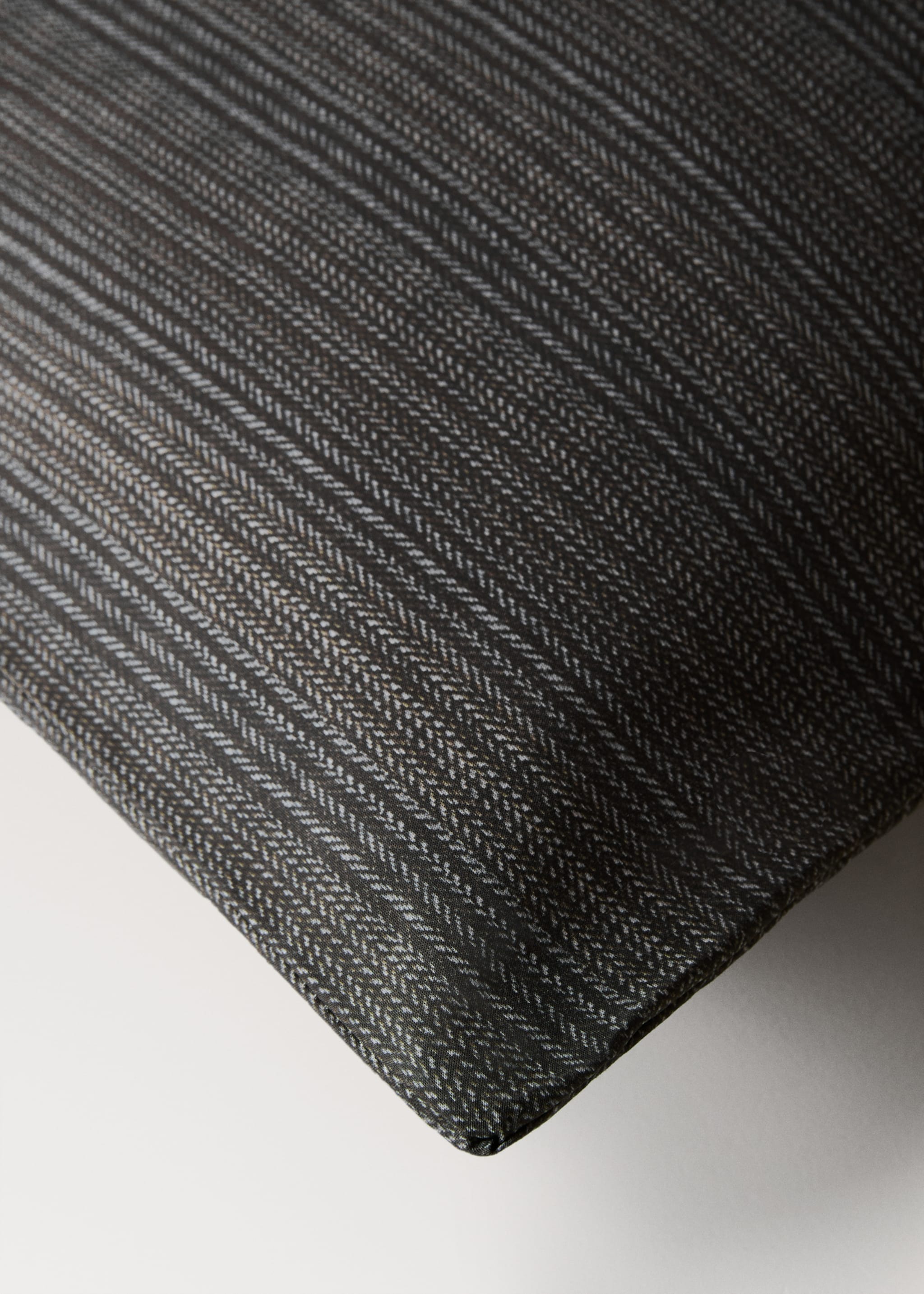 Percale cotton tailored-print duvet cover for 53.15/55.12 in bed - Details of the article 3, Chocolate. Ref: 17001599-00.