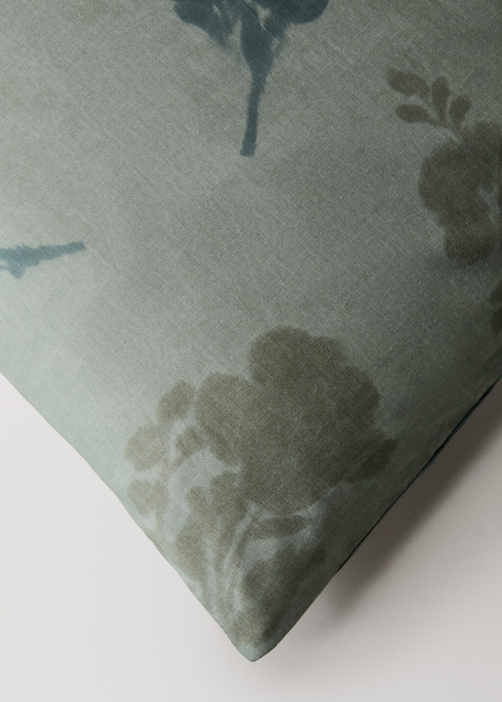 200-thread count percale cotton duvet cover with blurred floral print for 180/200 cm bed