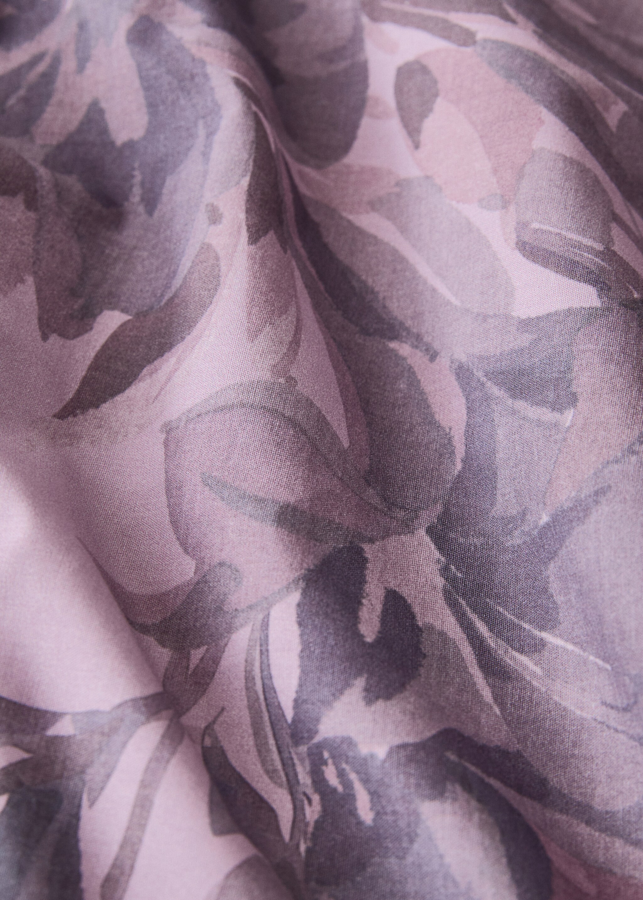 Percale cotton watercolour floral-print duvet cover for 150/160 cm bed - Details of the article 2, Plum. Ref: 17001636-00.