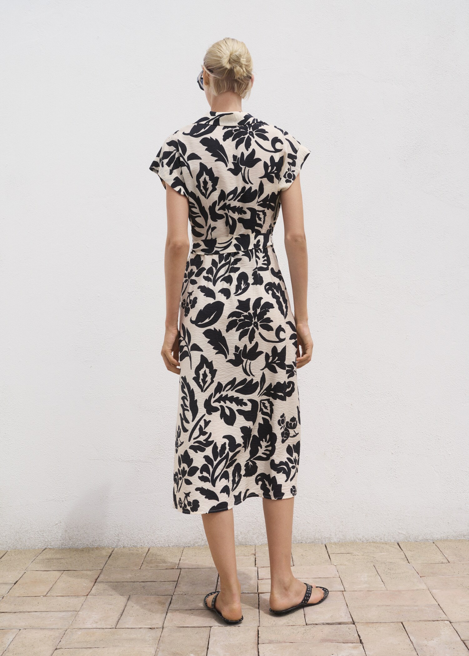 Vestido camisero estampado floral - Reverso del artículo