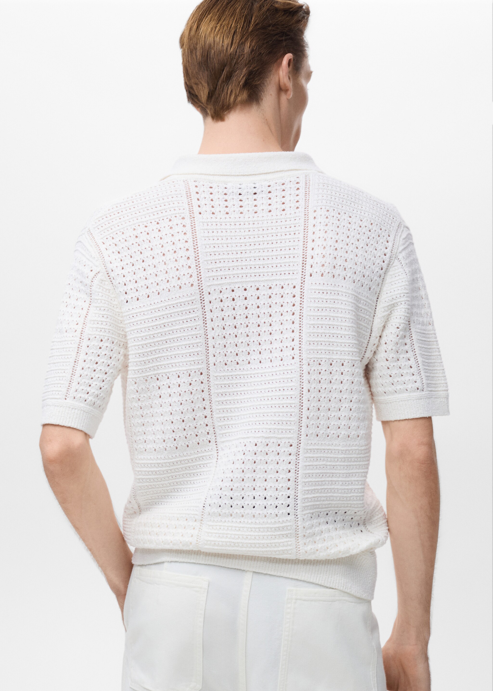 Baumwoll-Poloshirt mit Lochmuster - Rückseite des Artikels