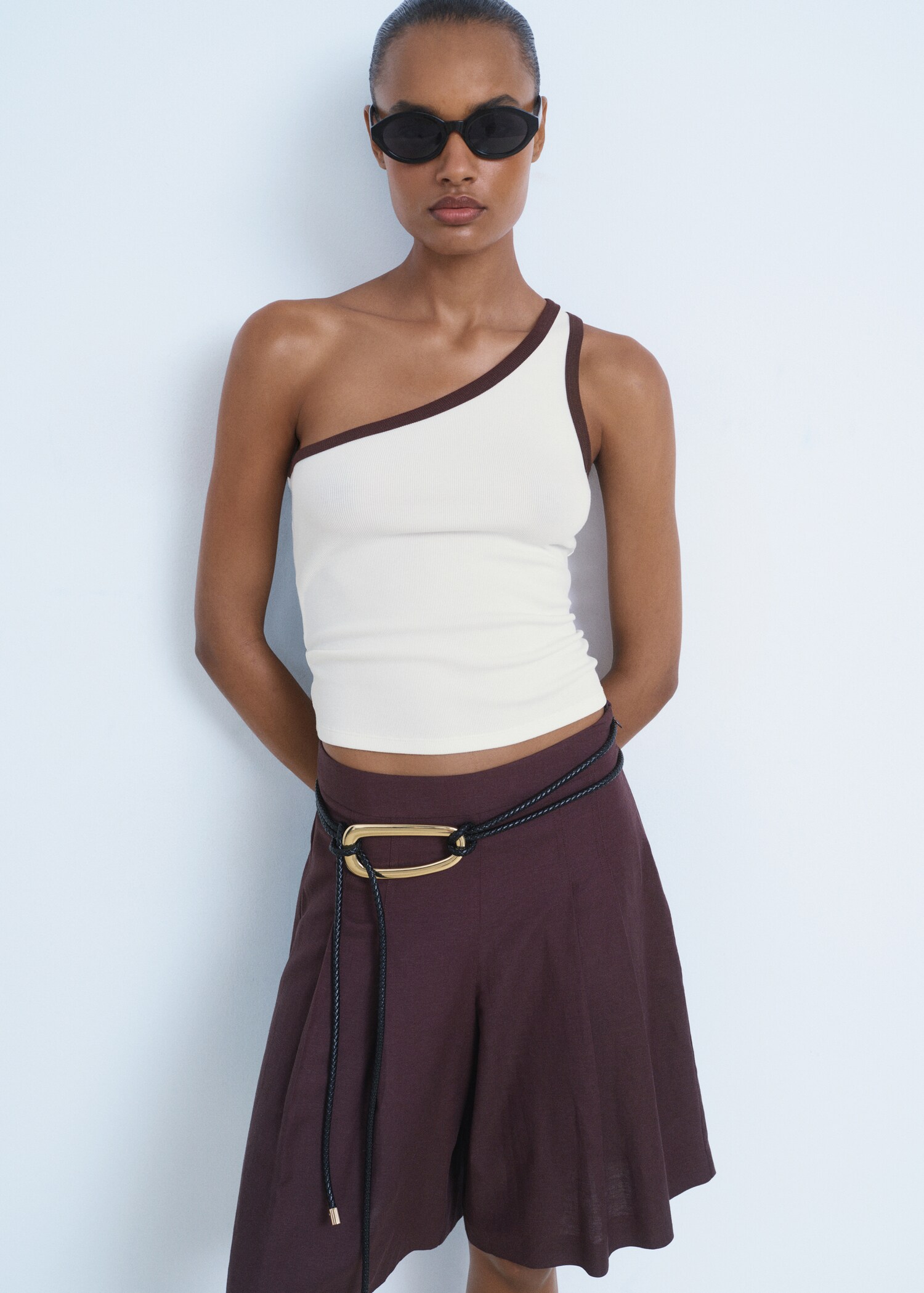 Asymmetric top with contrast trim - Medium plane