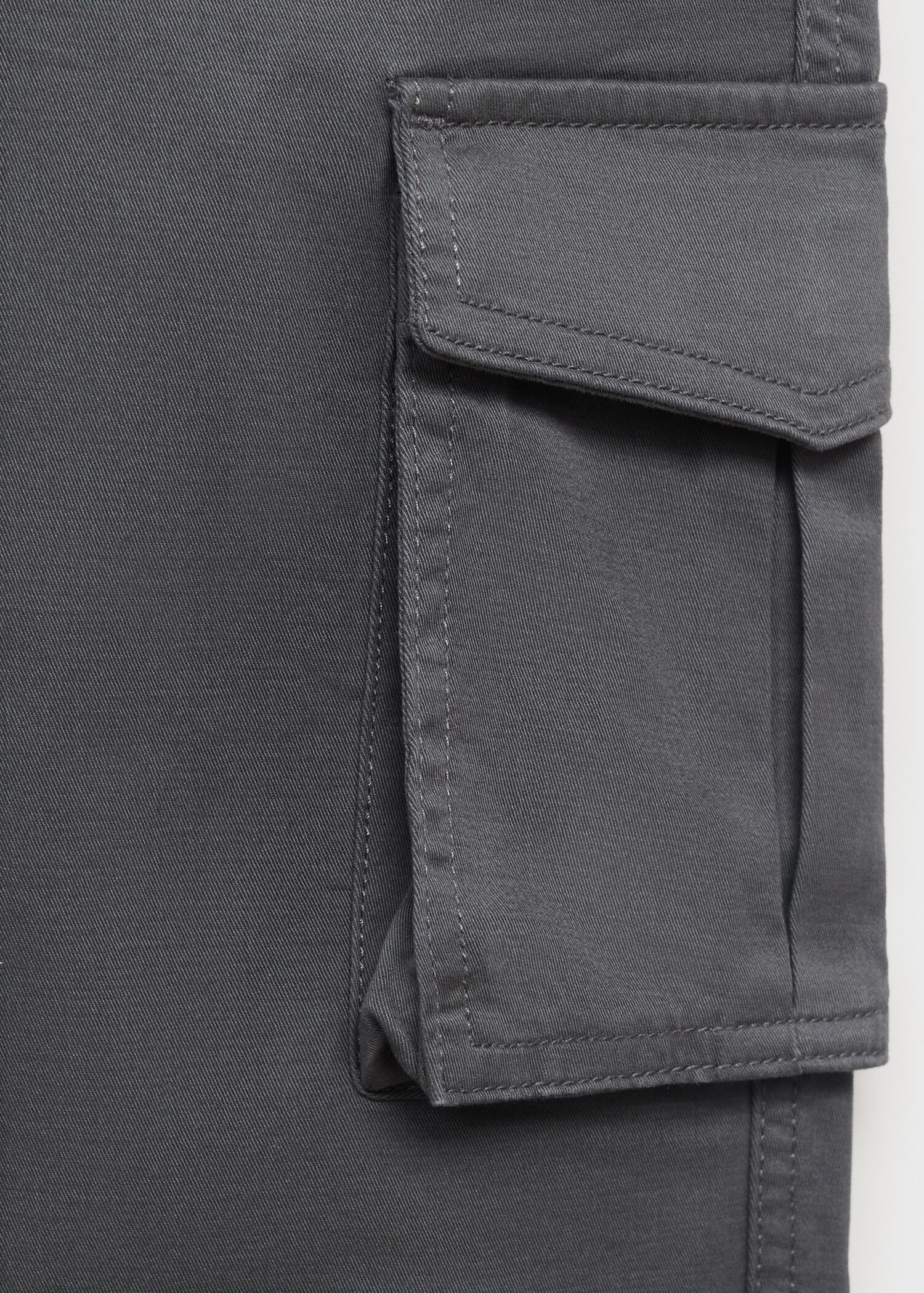 Cargo joggers with drawstring - Details of the article 0