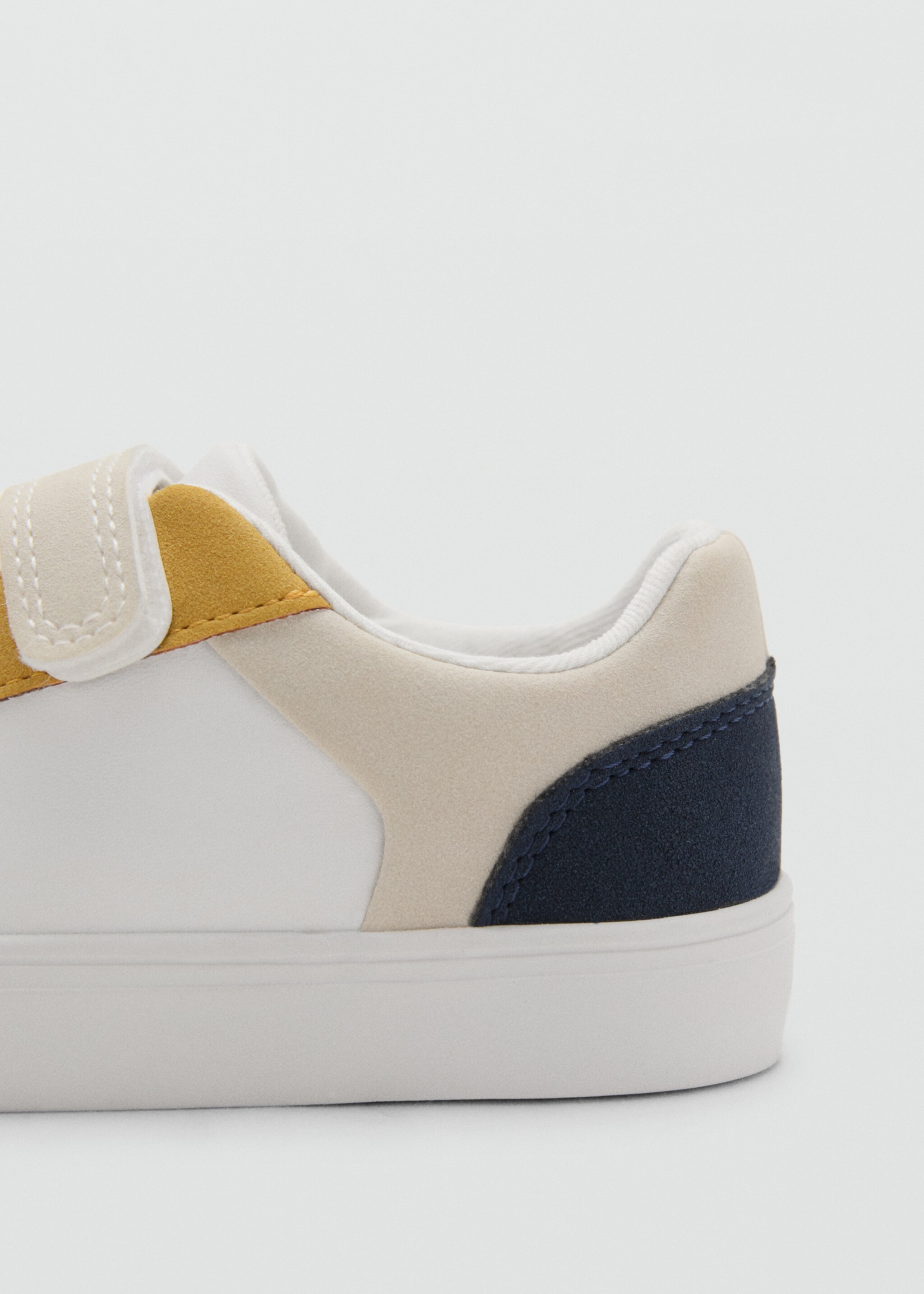 Velcro fastening straps sneakers - Details of the article 1