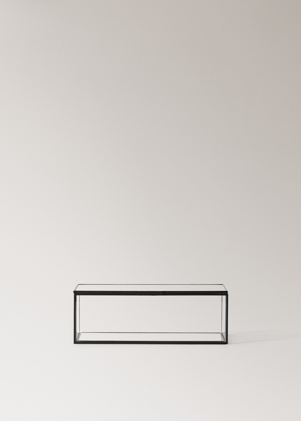 jewelry box with metal profile