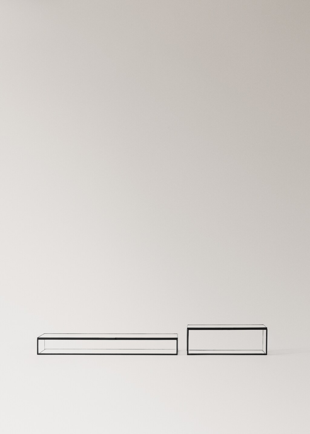 jewelry box with metal profile