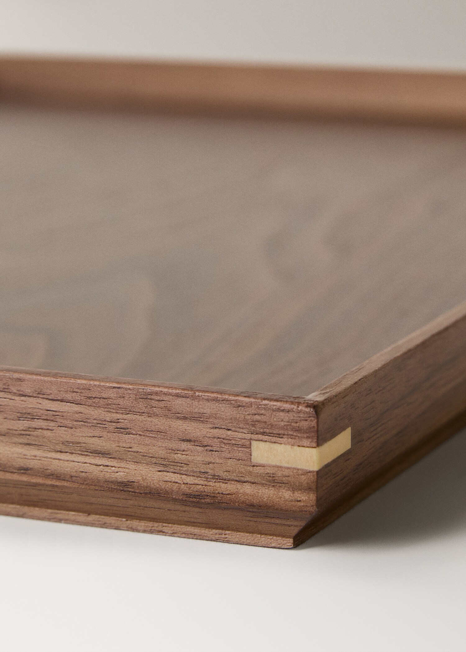 Medium solid wood decorative tray - Details of the article 2