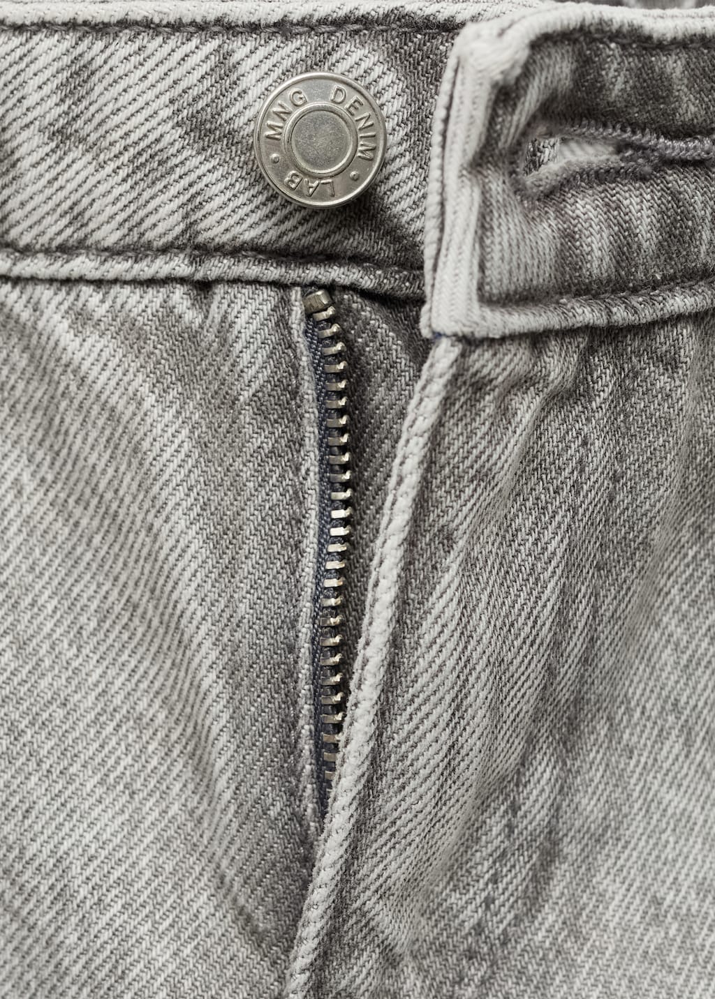 Mom fit decorative rips jeans