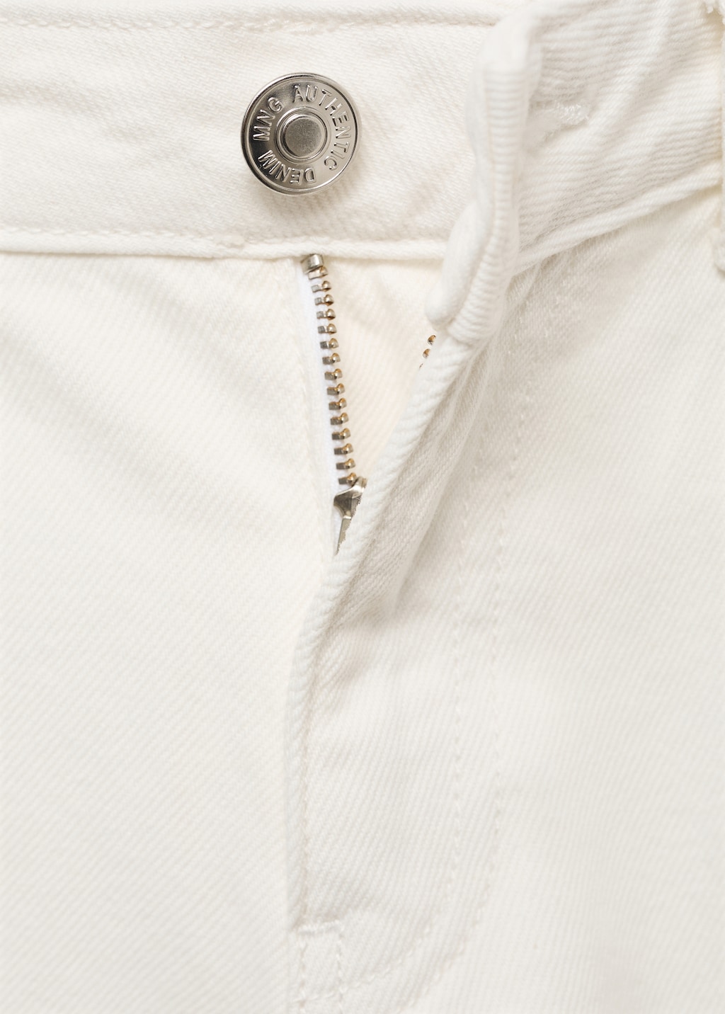 Wide leg jeans with turned-up hem