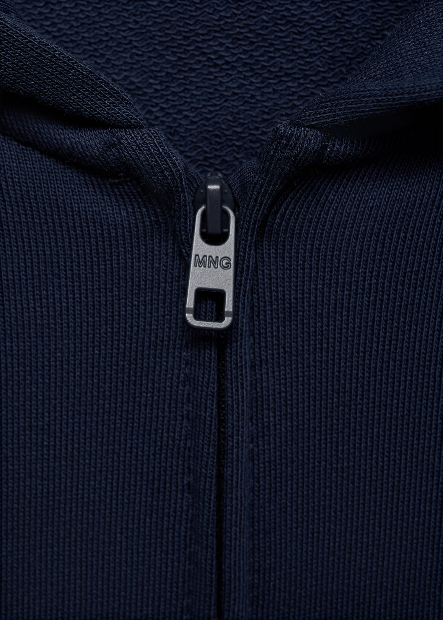 Sweat-shirt zippé à capuche - Détail de l'article 8