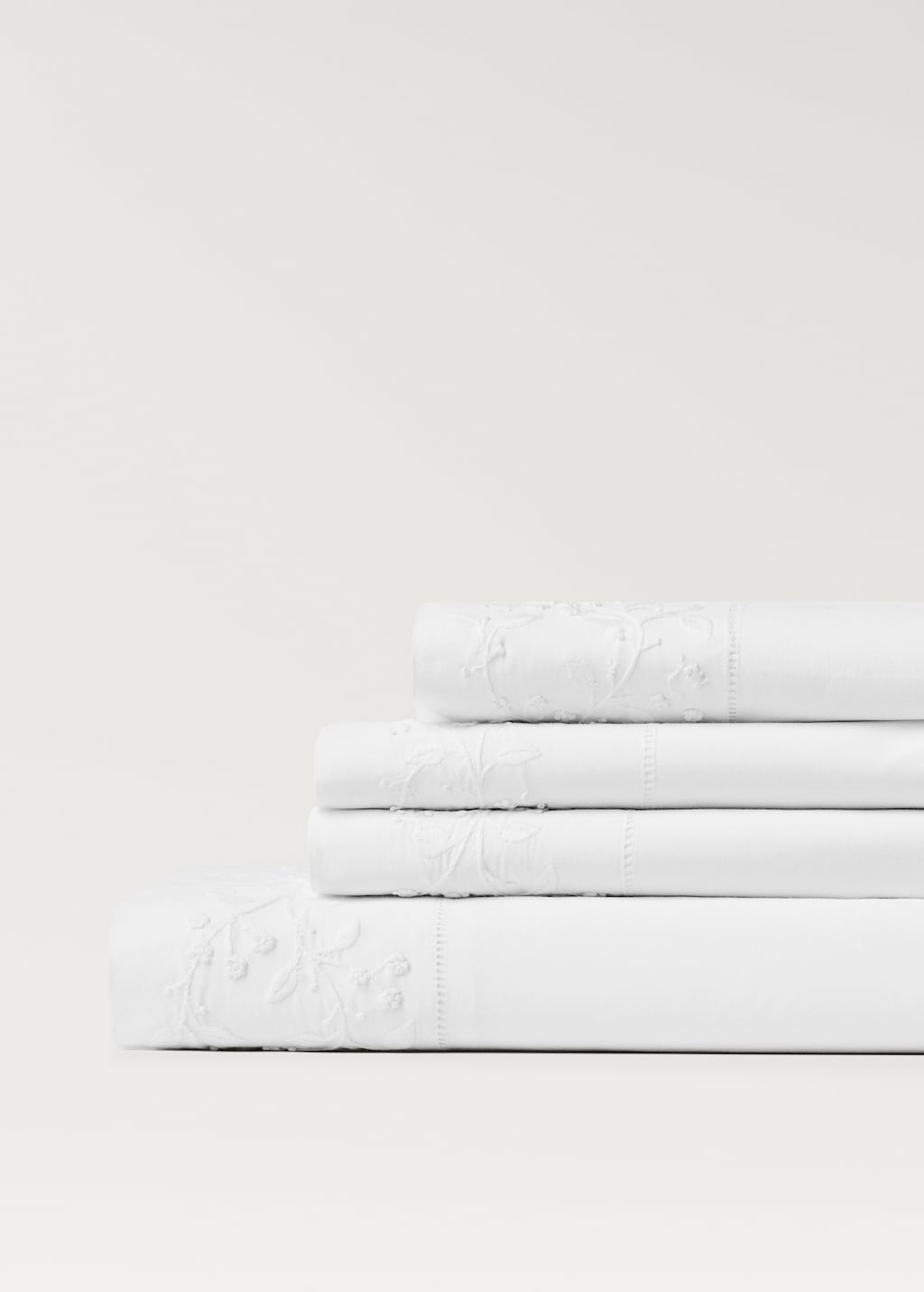 Cotton percale top sheet with embroidered flowers for cm bed