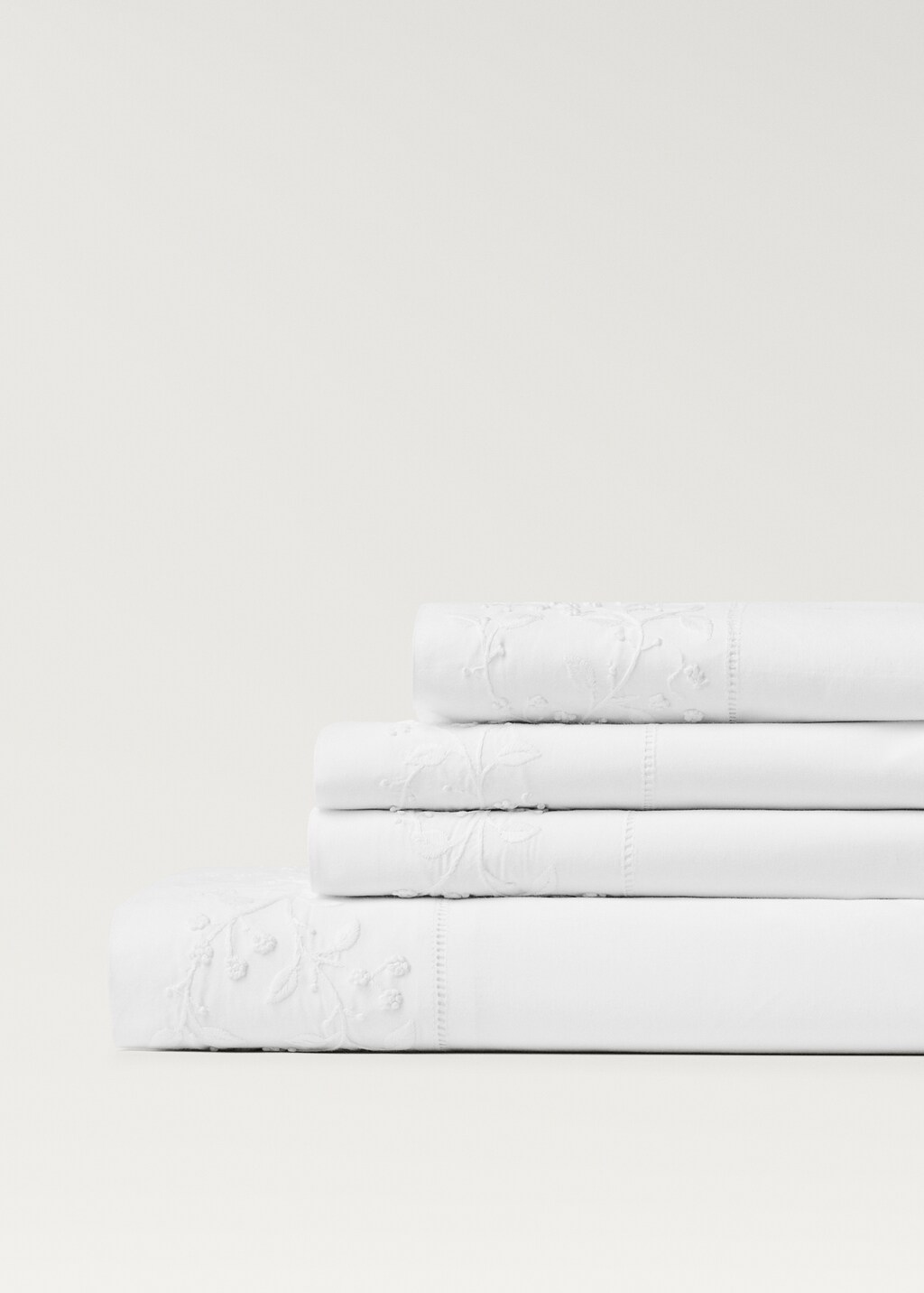 Cotton percale top sheet with embroidered flowers for 135/140 cm bed