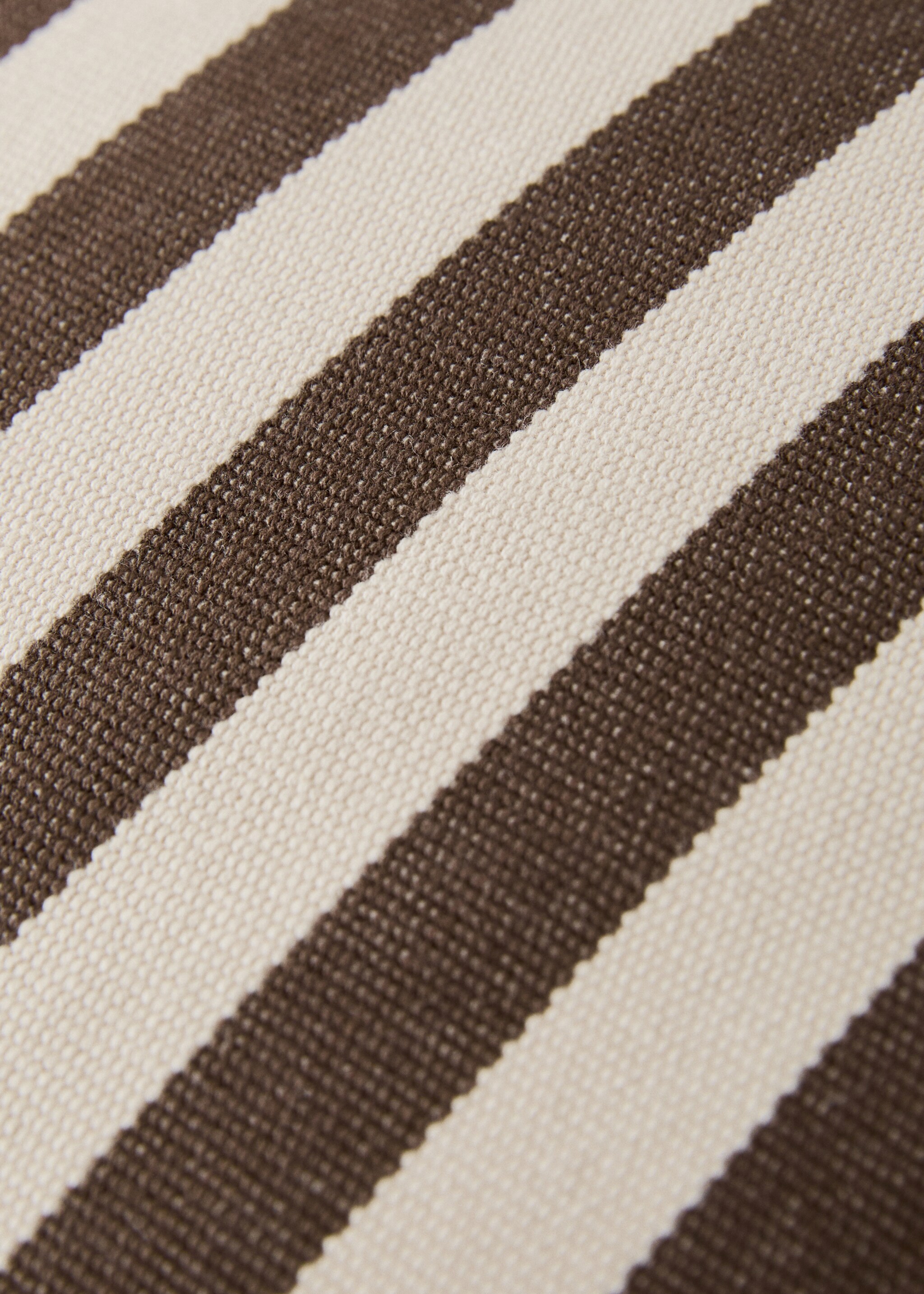 Cotton two-tone cushion cover with woven stripes 50x50 cm - Details of the article 4, Chocolate. Ref: 17003319-00.