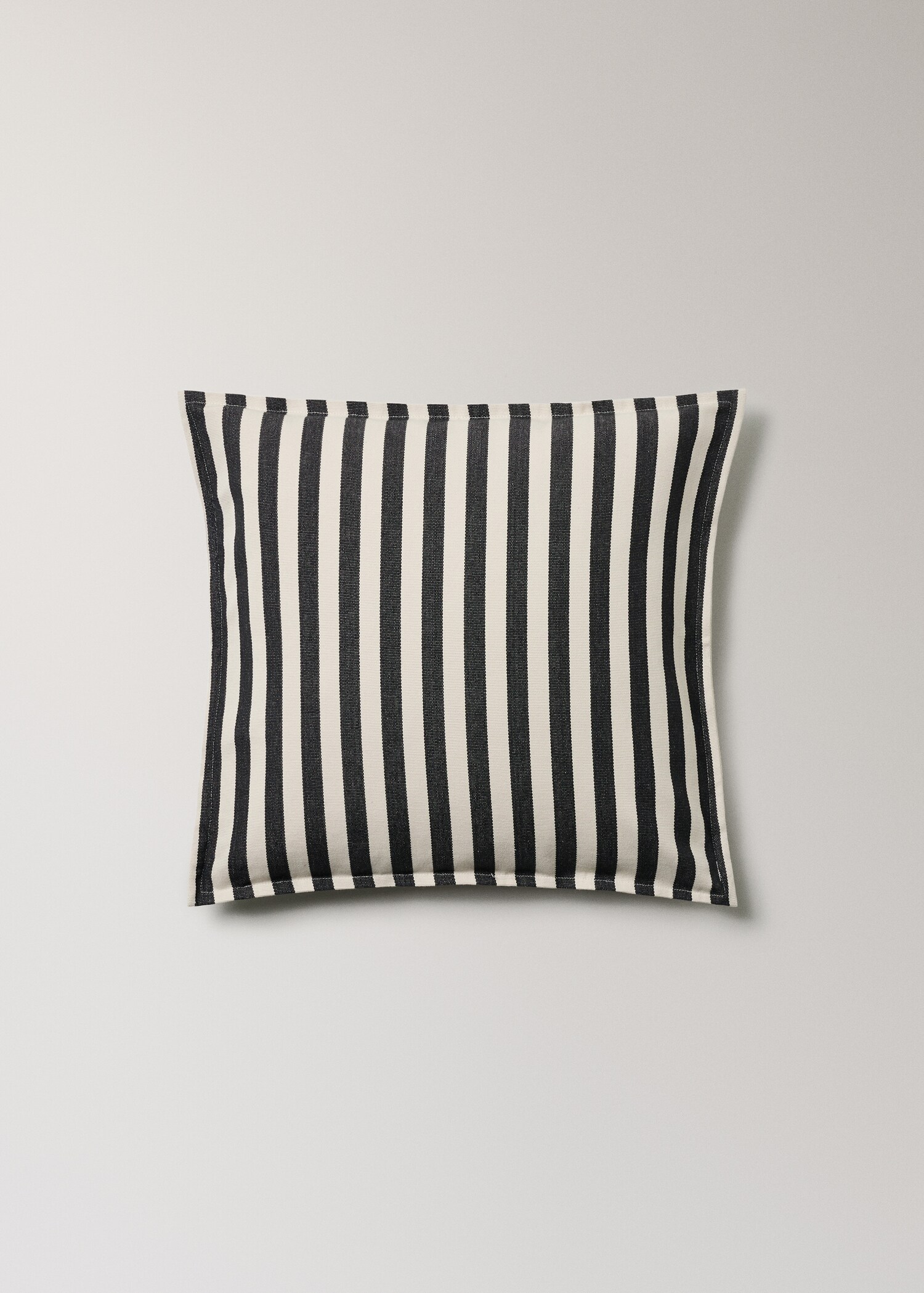 Cotton two-tone cushion cover with woven stripes 50x50 cm - Article without model