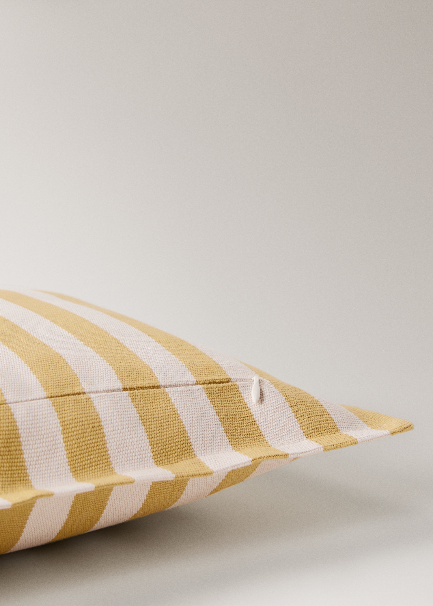 Cotton two-tone cushion cover with woven stripes 30x50 cm - Details of the article 1