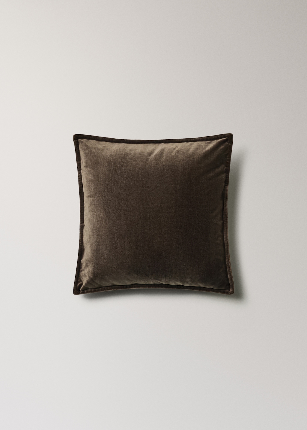 Cushion case primula