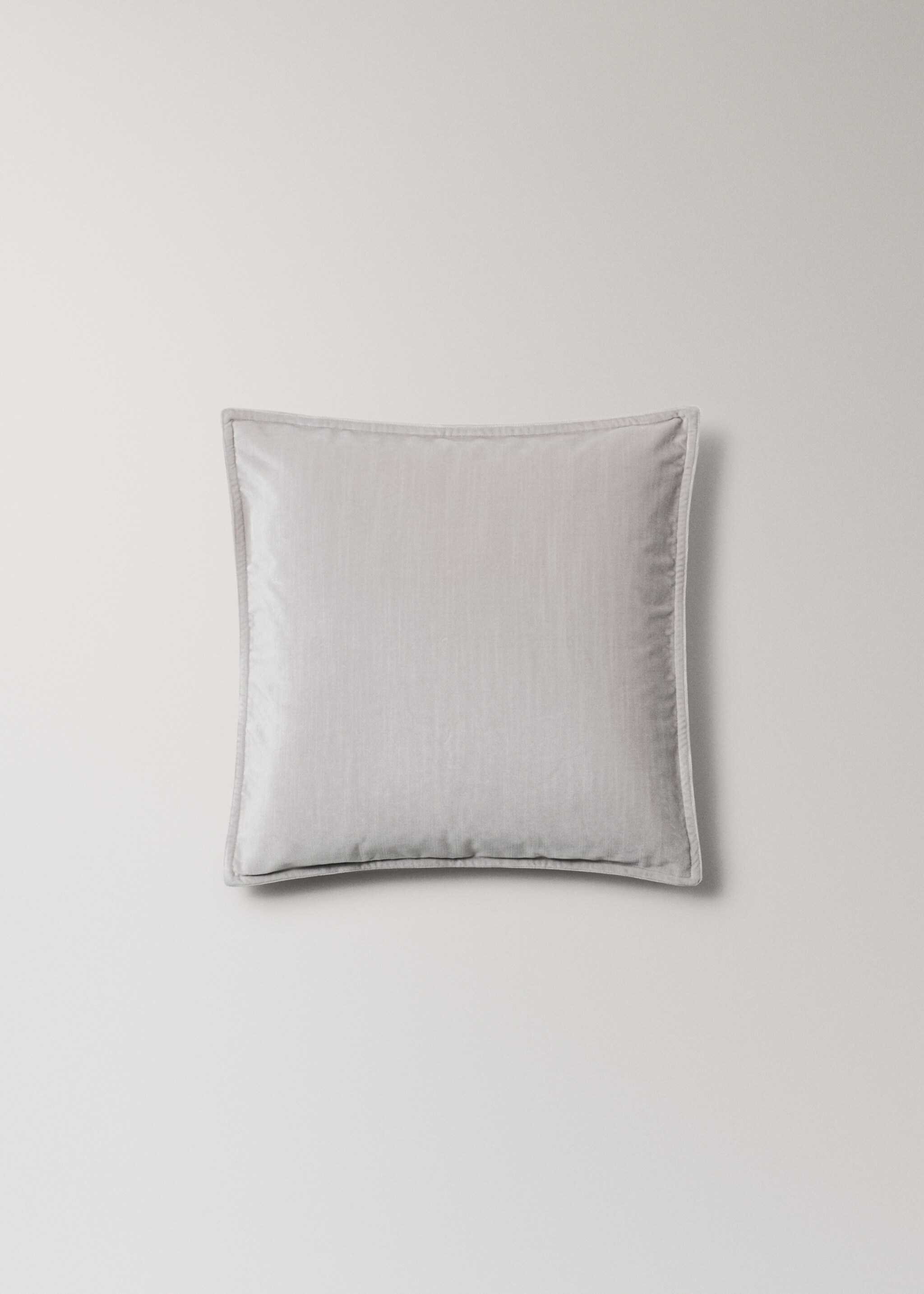 Cushion case primula - Article without model, Grey. Ref: 17003322-00.