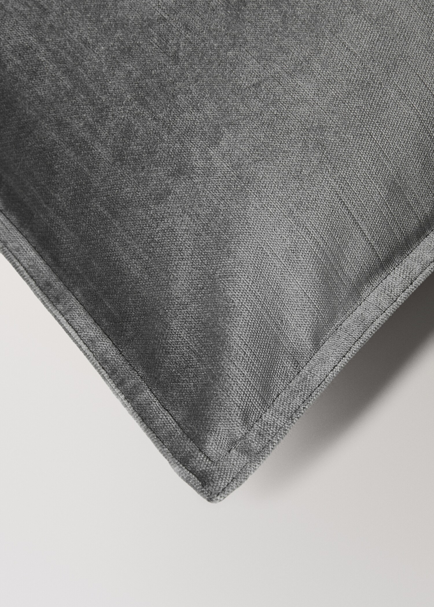 Cushion case primula - Details of the article 4