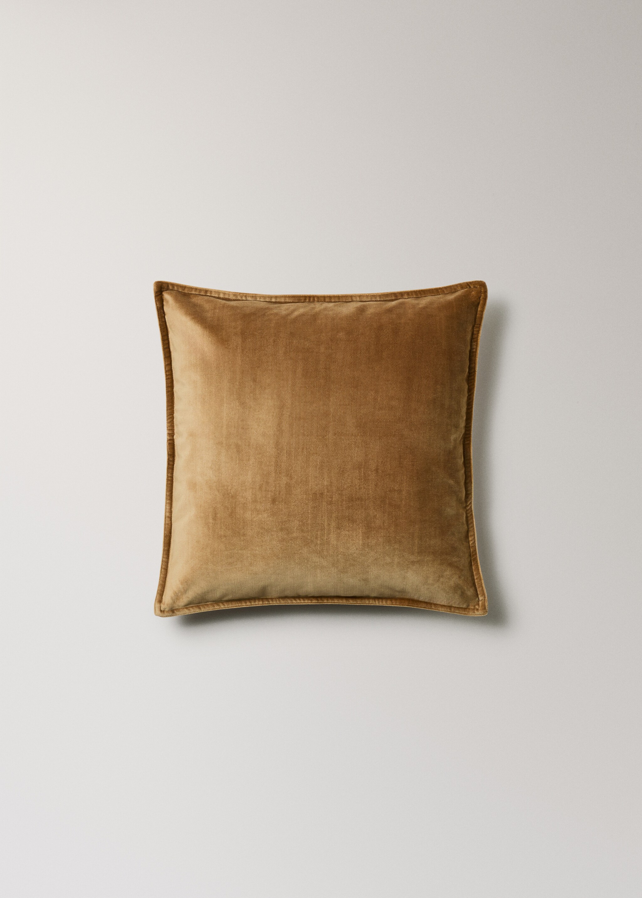 Cushion case primula - Article without model, Light/Pastel Brown. Ref: 17003322-00.